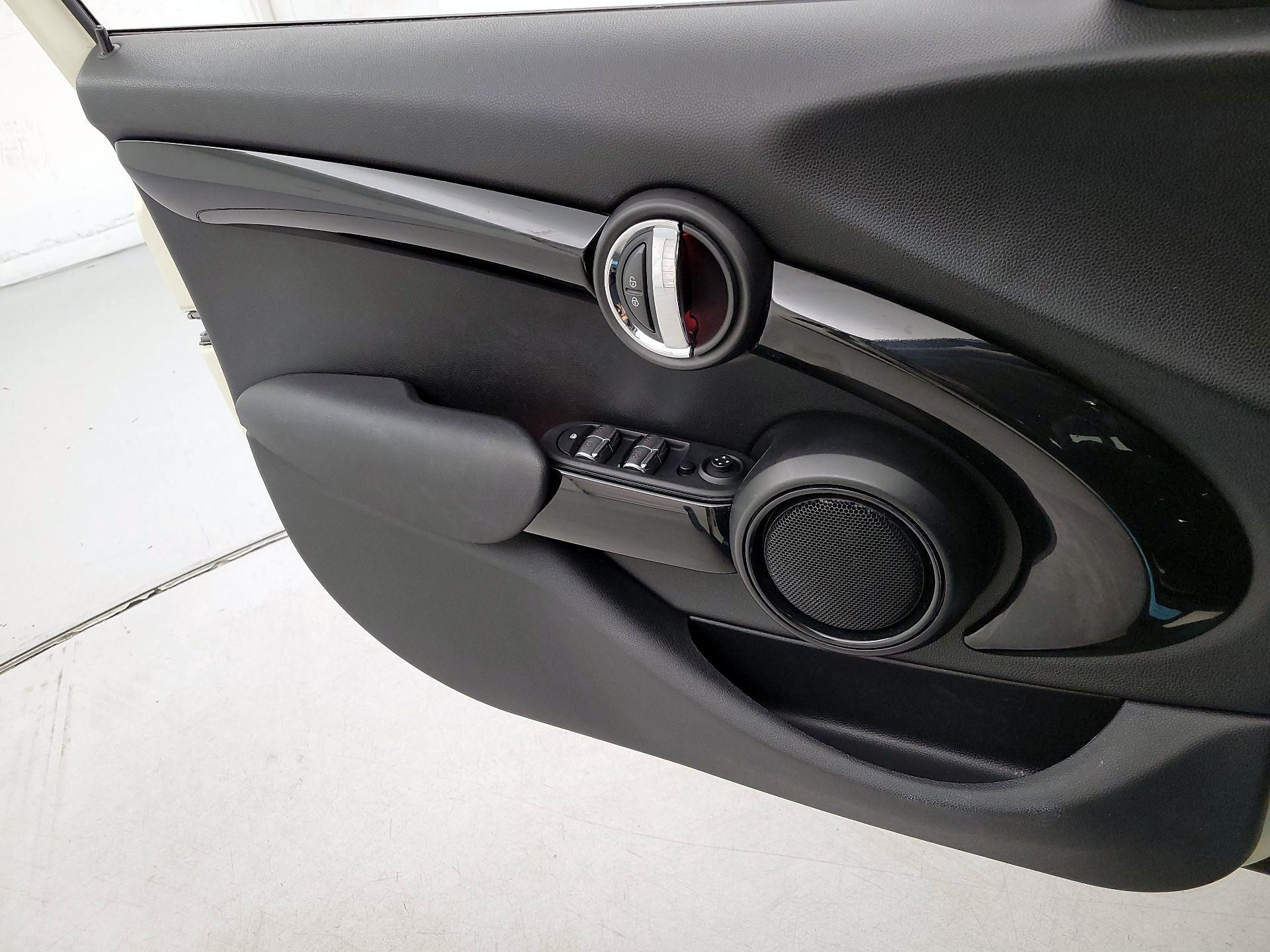 Thumbnail: 2019 MINI Cooper Hardtop - 12