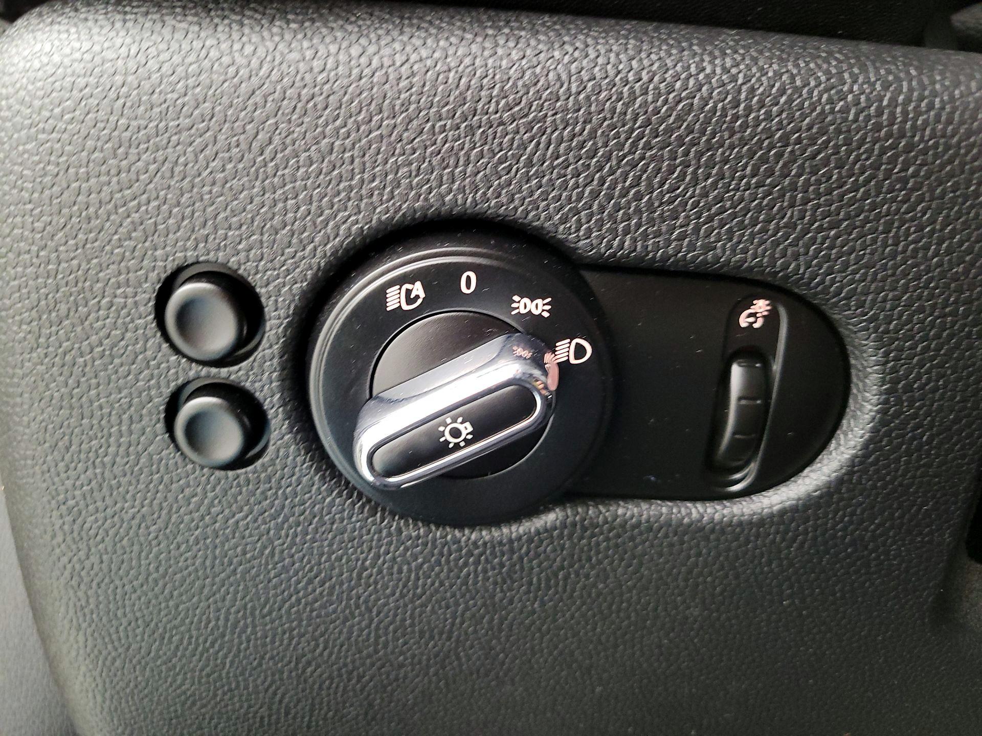 Thumbnail: 2019 MINI Cooper Hardtop - 13