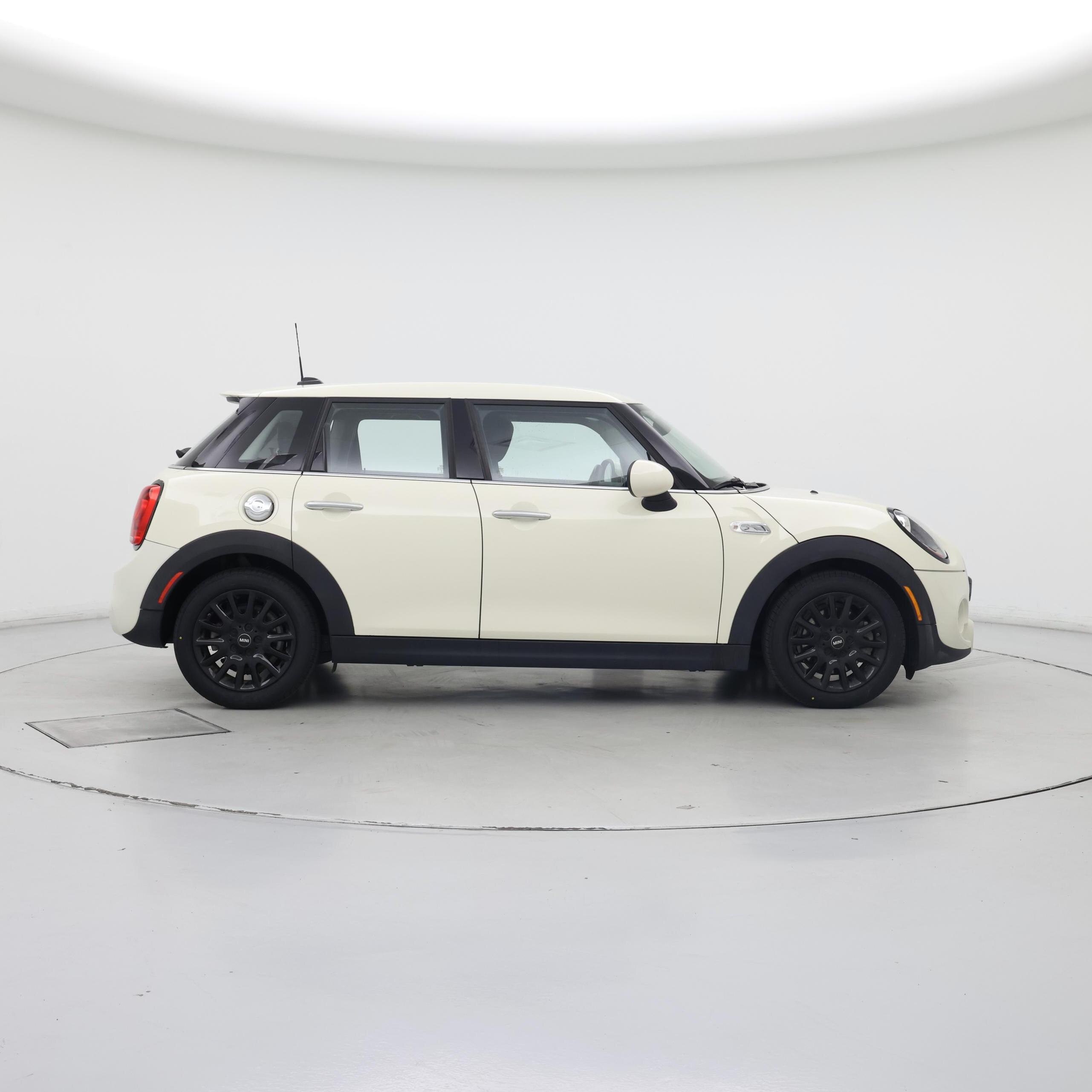 Thumbnail: 2019 MINI Cooper Hardtop - 7