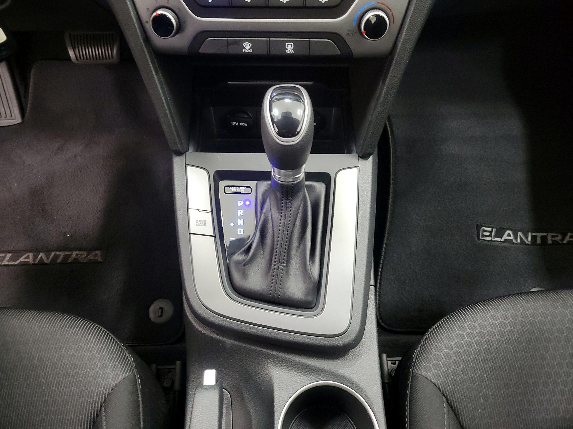 Thumbnail: 2018 Hyundai Elantra - 17