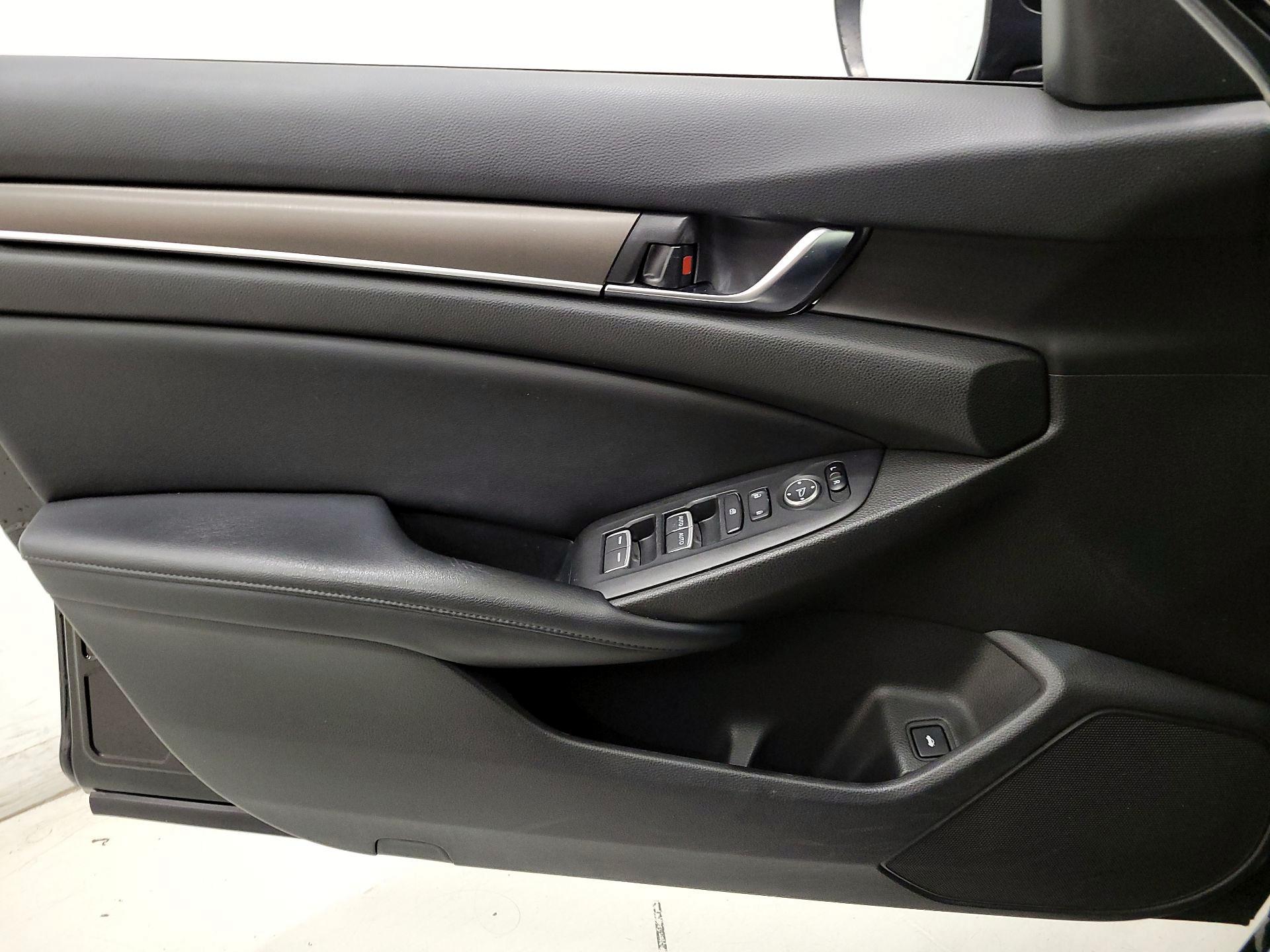 Thumbnail: 2018 Honda Accord - 12