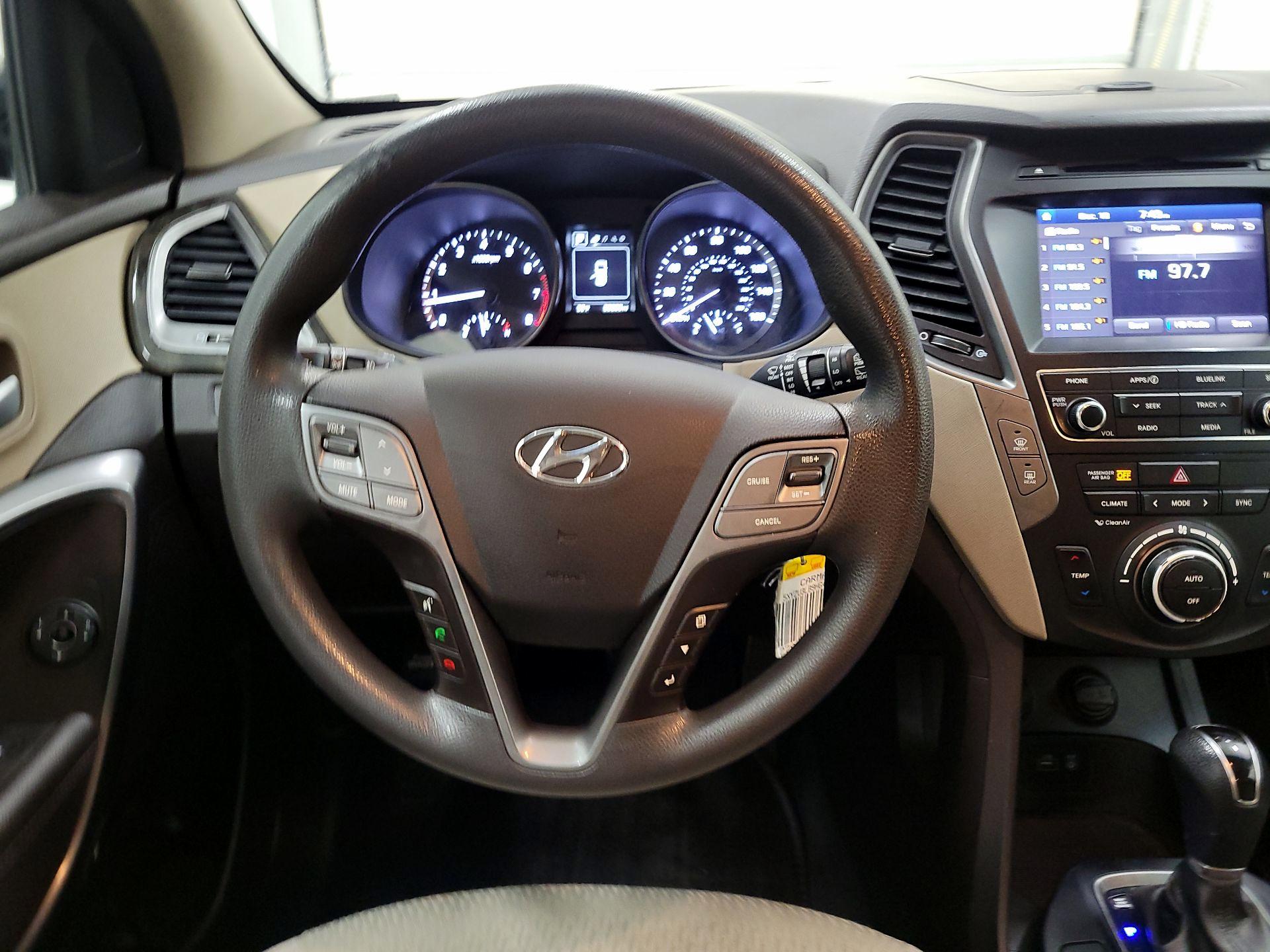 Thumbnail: 2017 Hyundai Santa Fe - 10