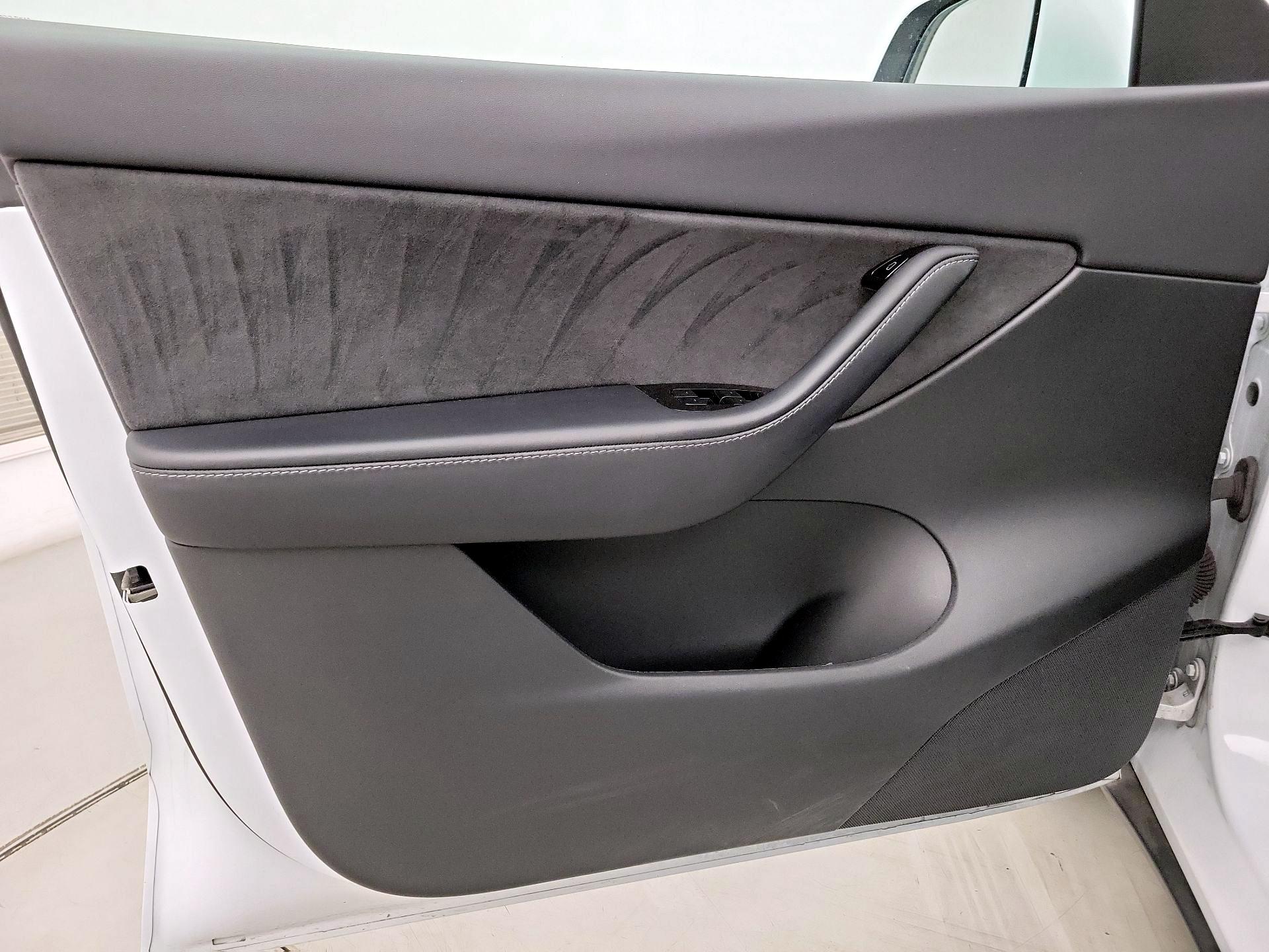 Thumbnail: 2021 Tesla Model Y - 12