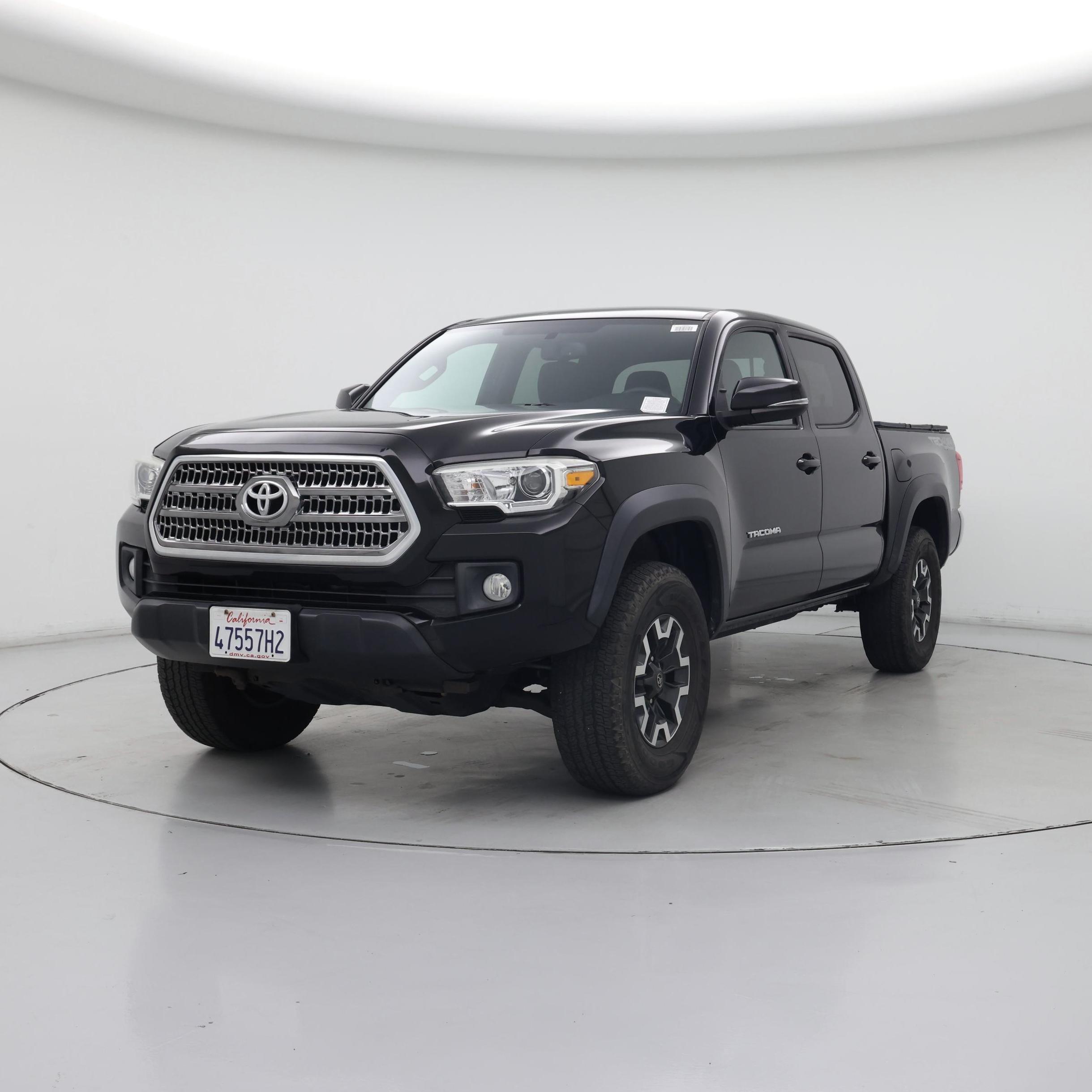 Thumbnail: 2017 Toyota Tacoma - 4