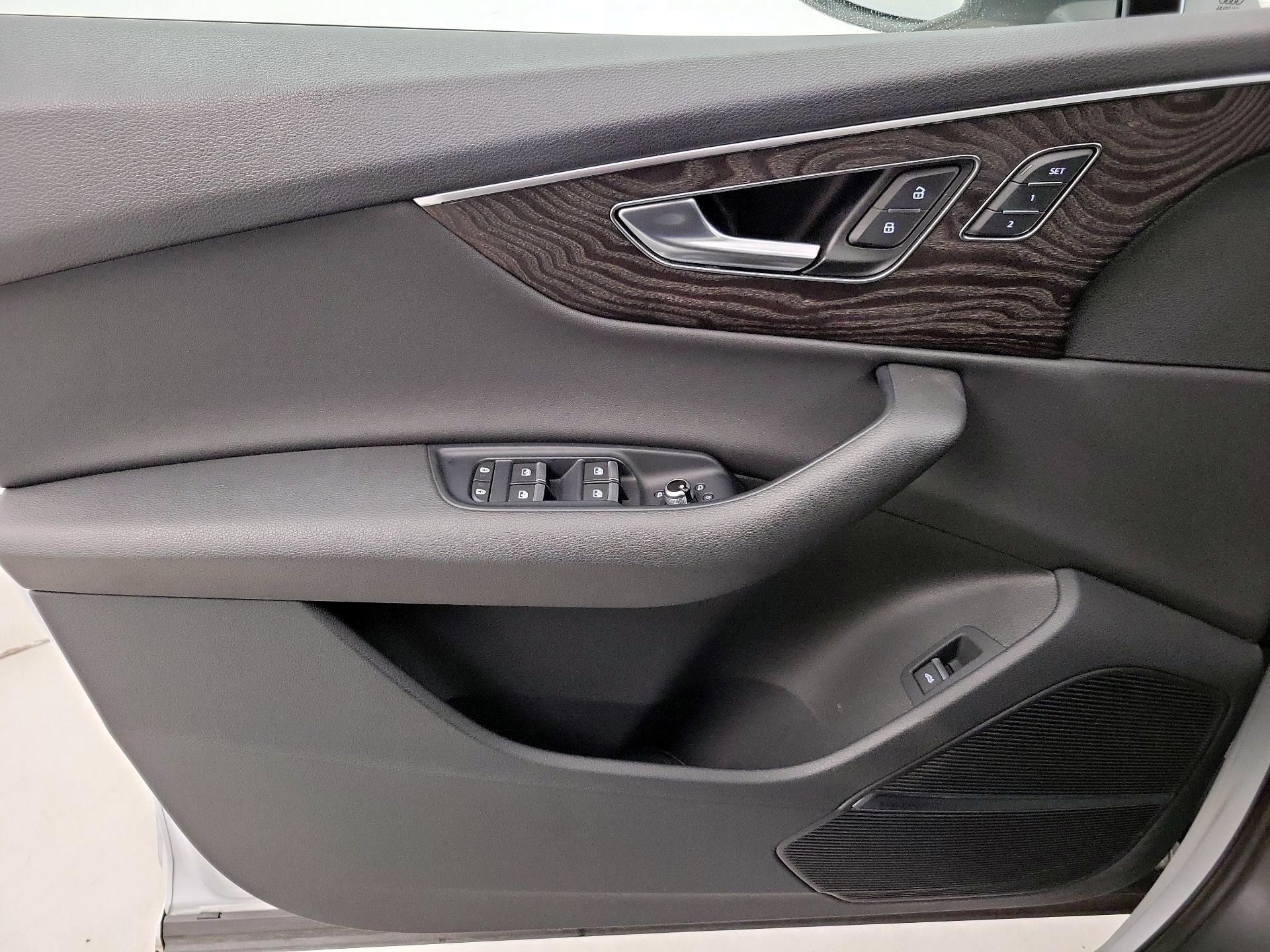 Thumbnail: 2021 Audi Q7 - 12