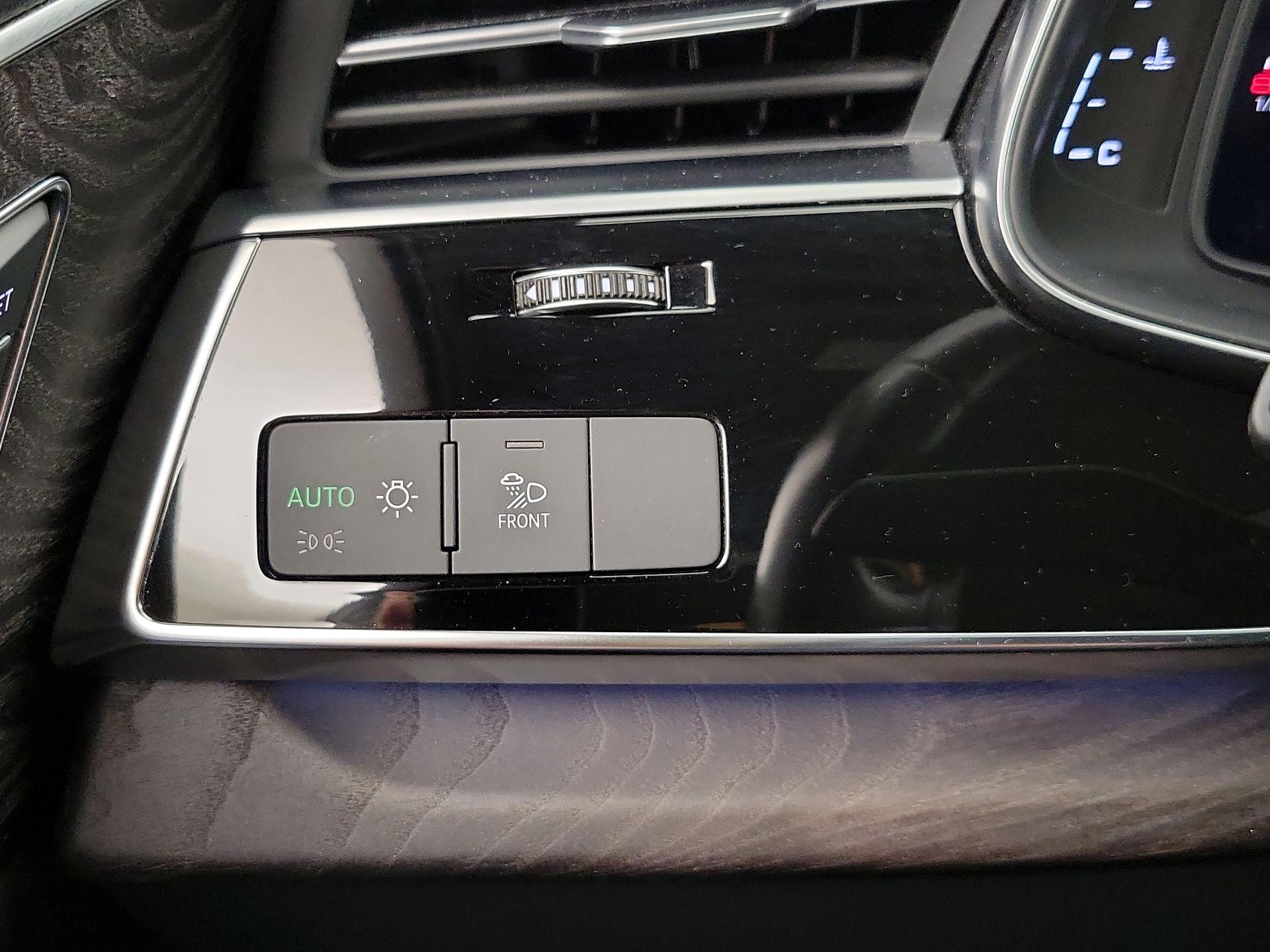 Thumbnail: 2021 Audi Q7 - 13