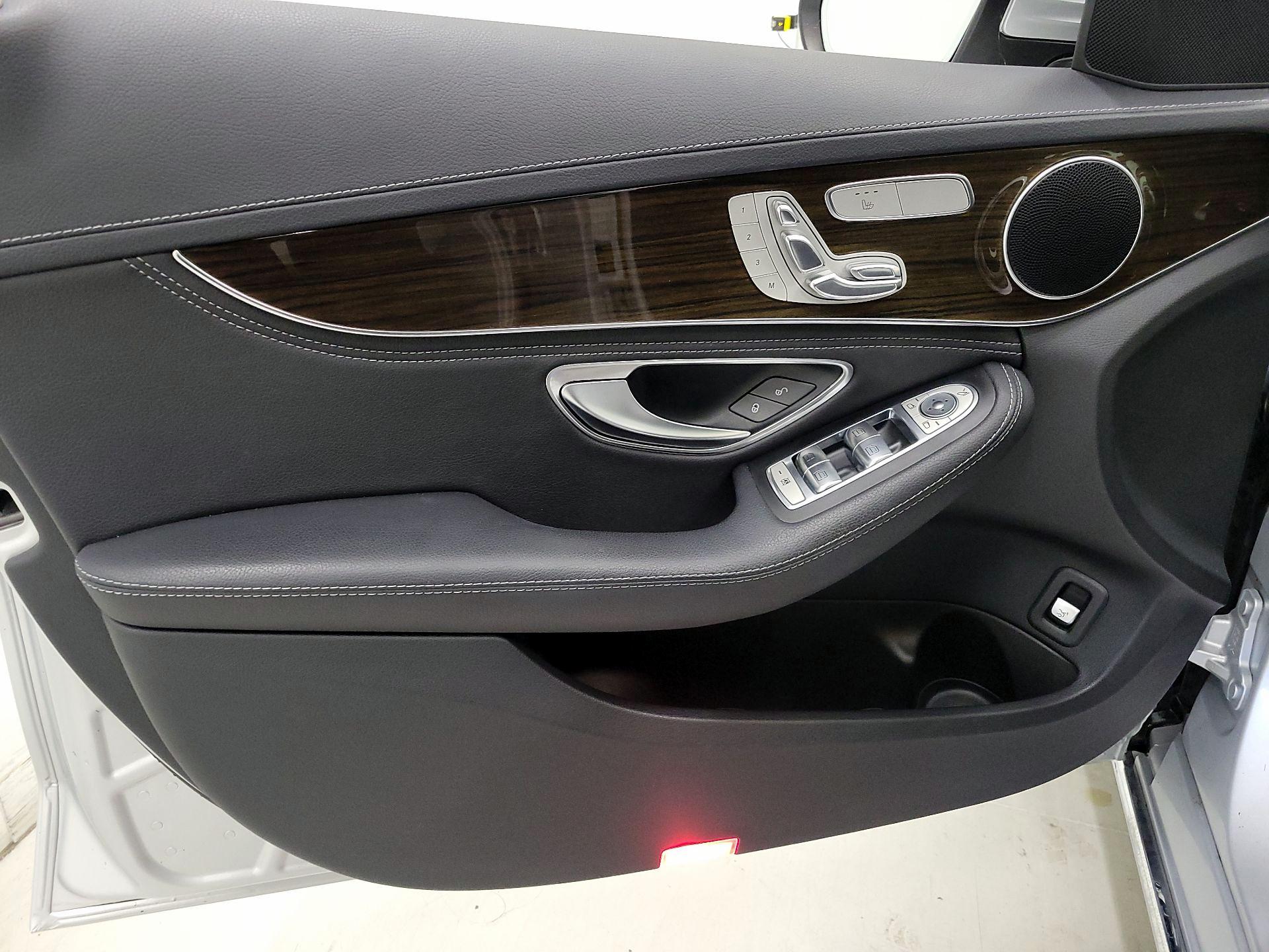 Thumbnail: 2015 Mercedes-Benz C-Class - 12