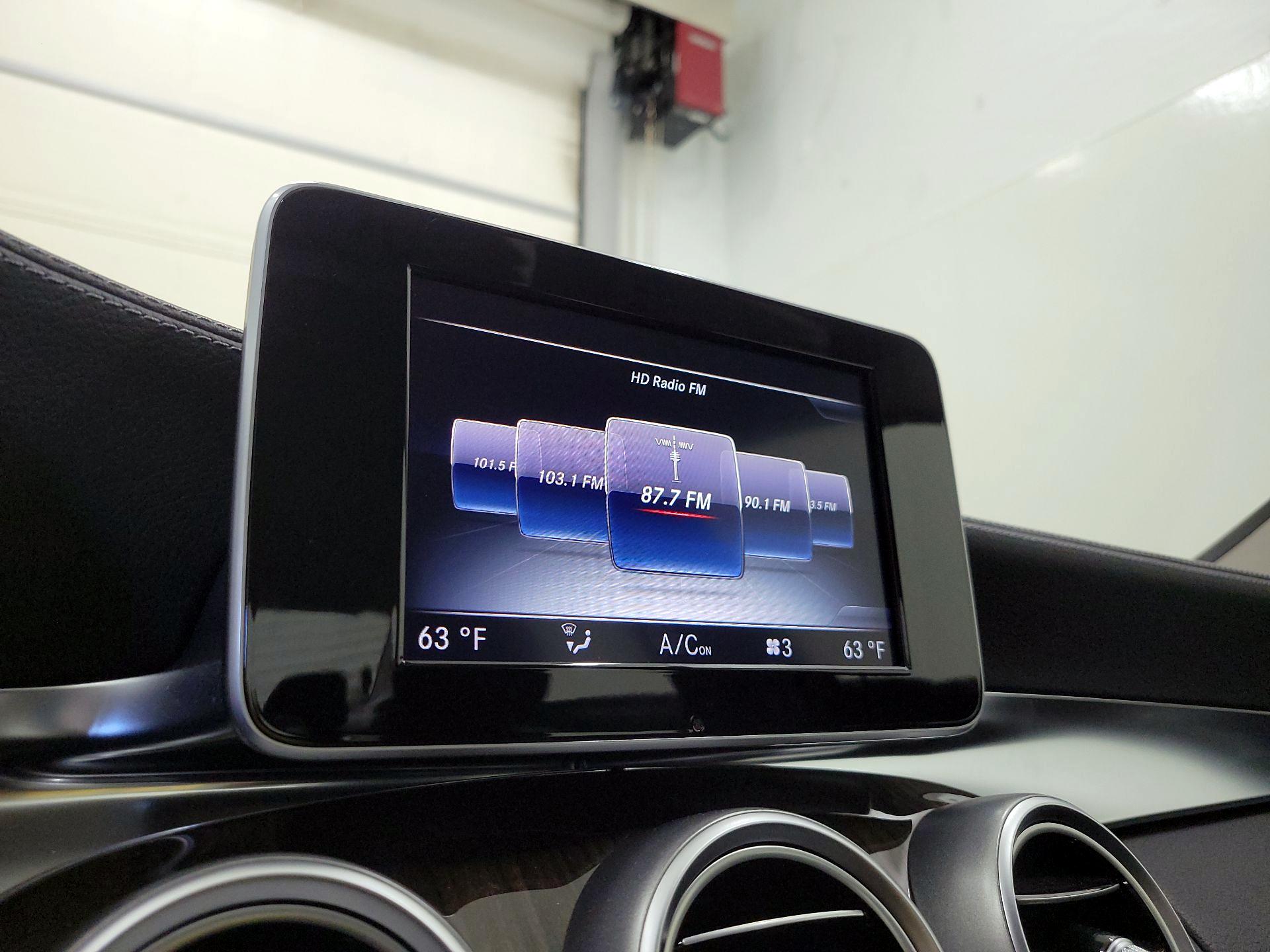 Thumbnail: 2015 Mercedes-Benz C-Class - 14