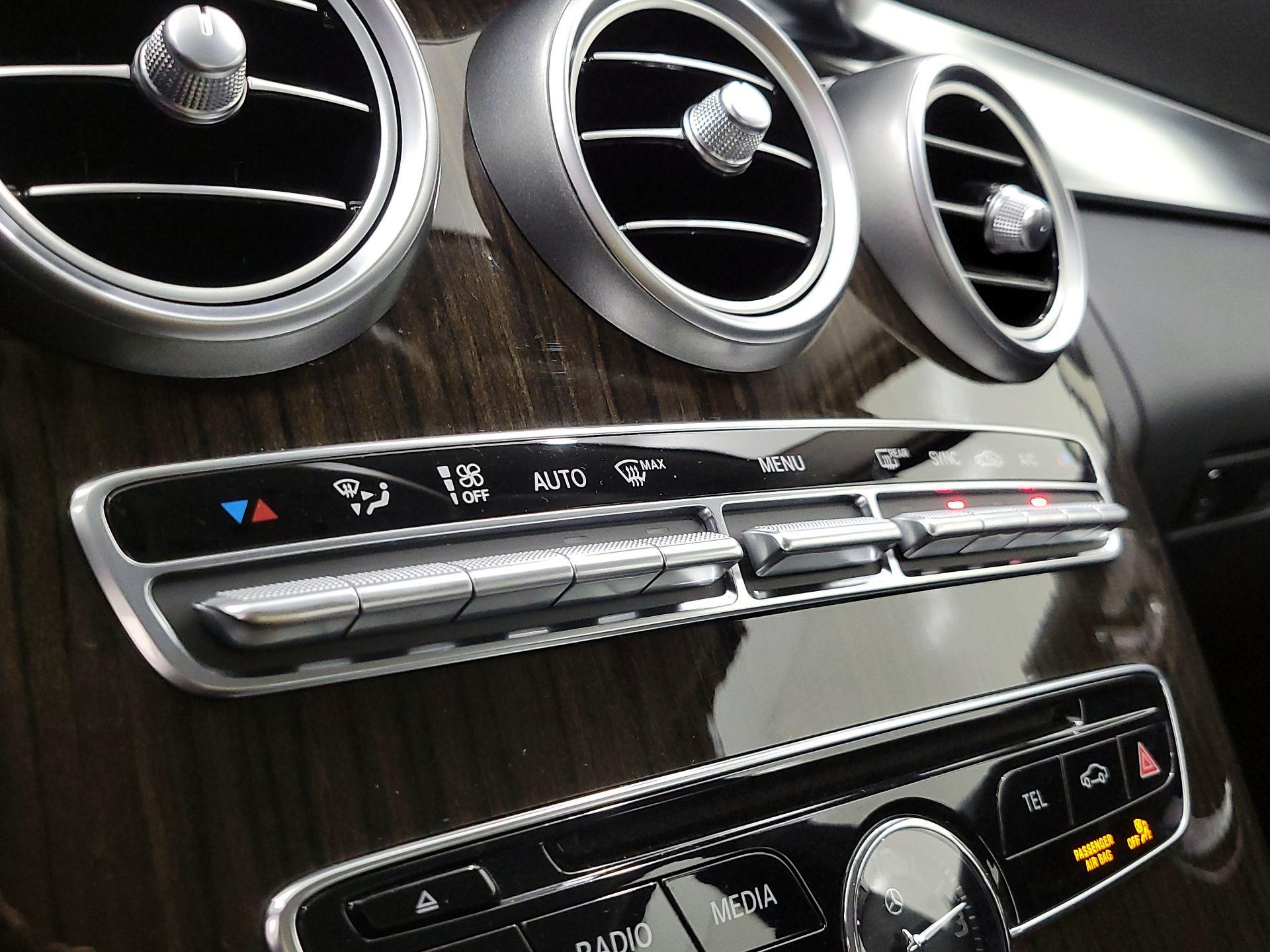 Thumbnail: 2015 Mercedes-Benz C-Class - 15