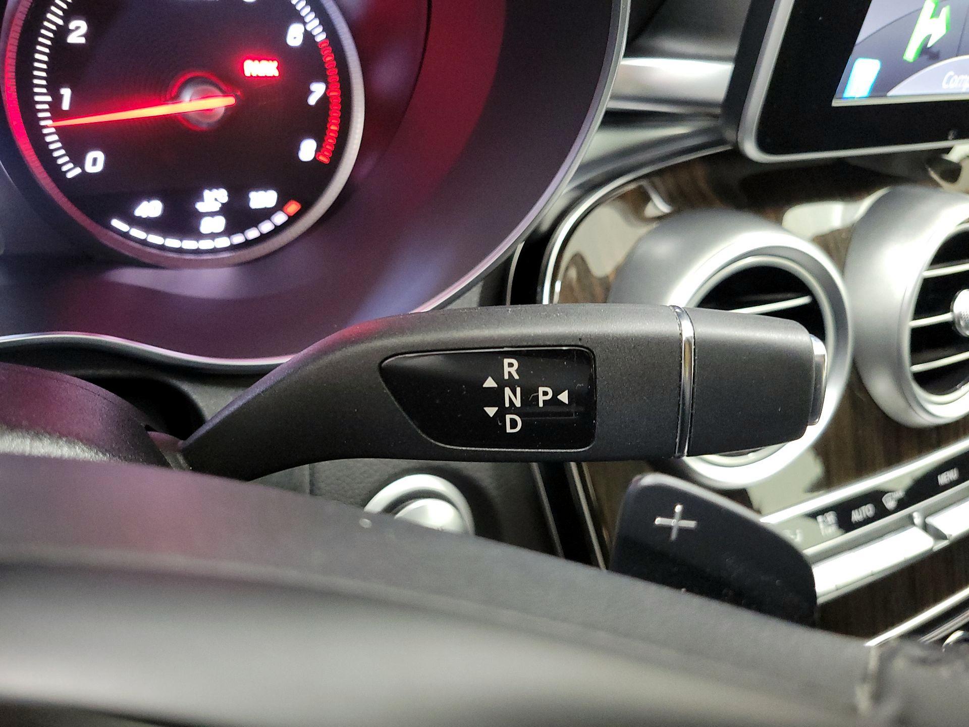 Thumbnail: 2015 Mercedes-Benz C-Class - 16