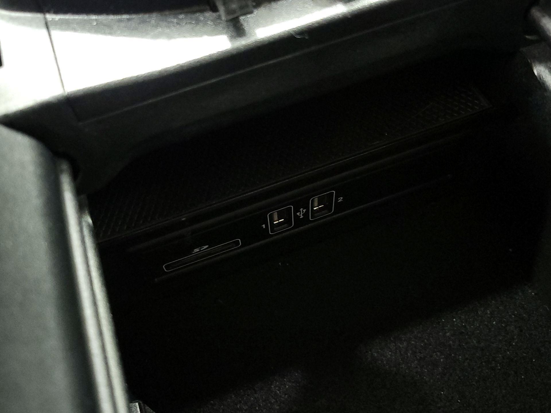 Thumbnail: 2015 Mercedes-Benz C-Class - 17