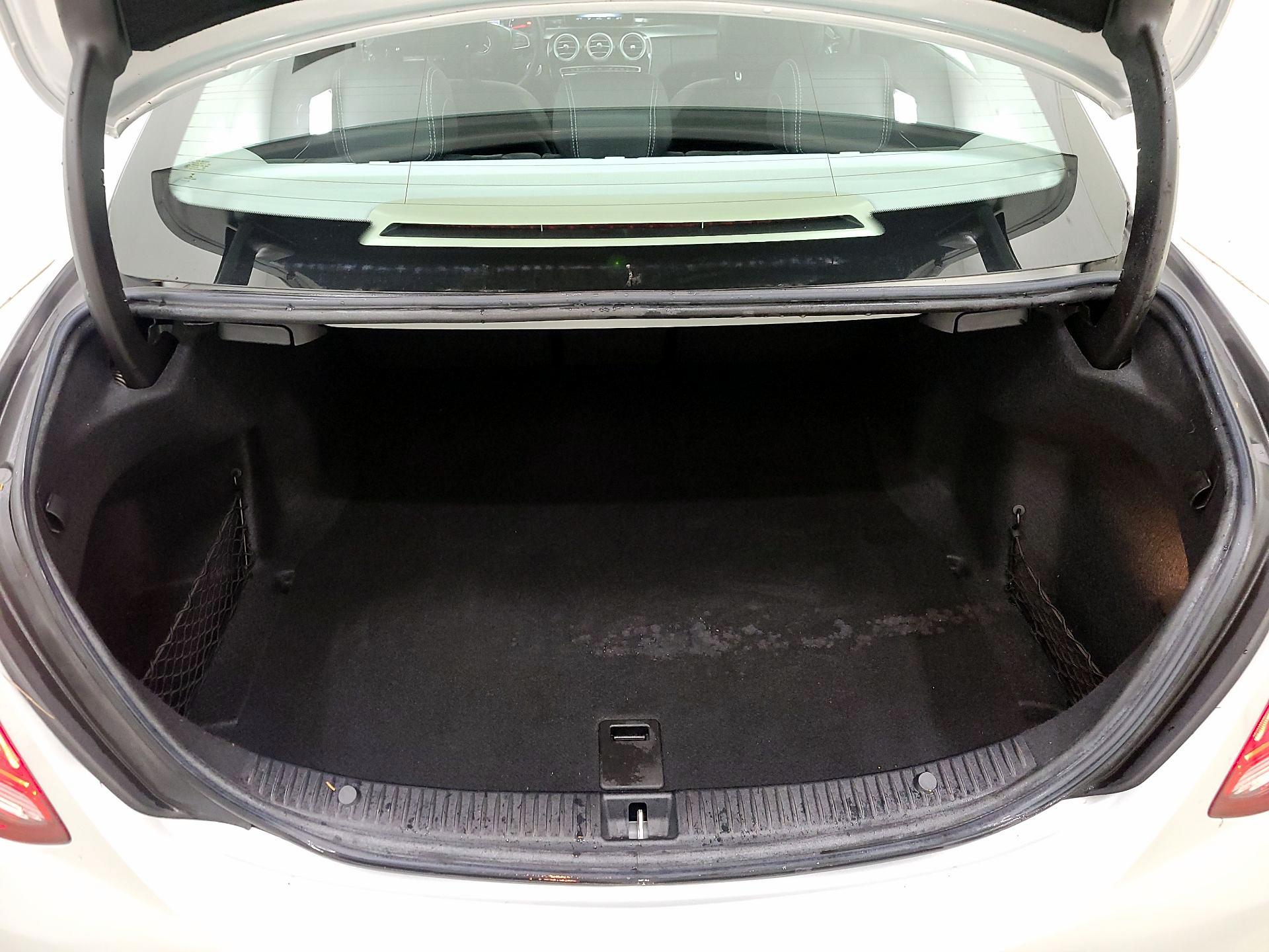 Thumbnail: 2015 Mercedes-Benz C-Class - 19