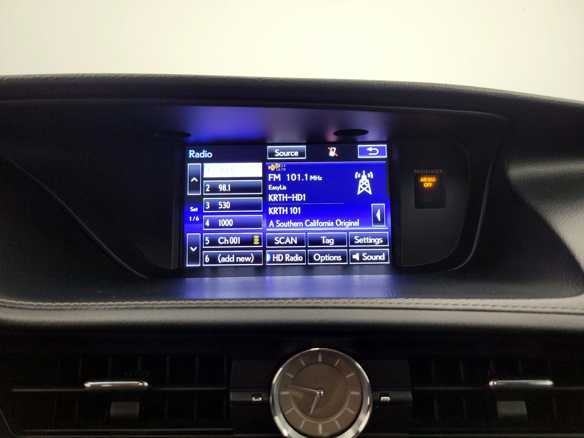 Thumbnail: 2016 Lexus ES - 16