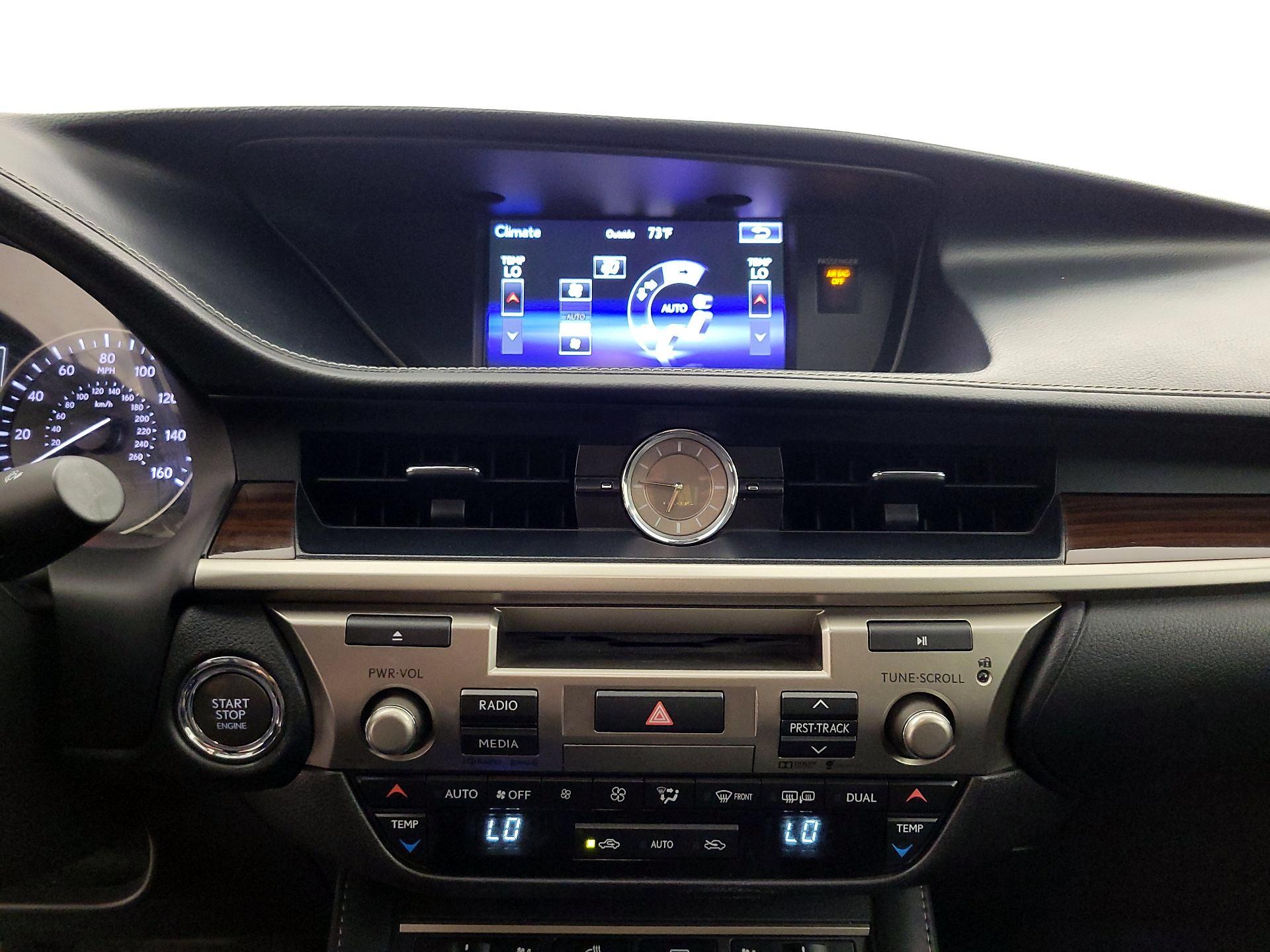 Thumbnail: 2016 Lexus ES - 17