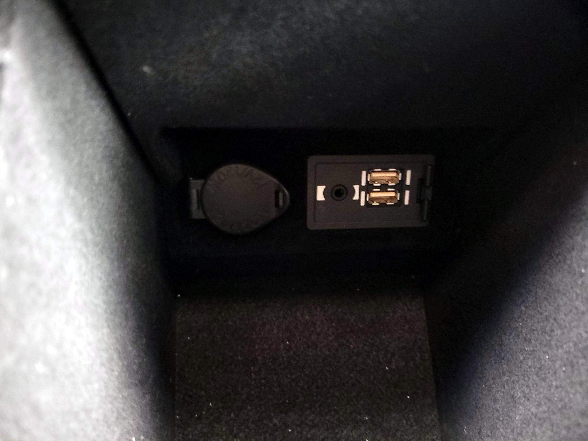 Thumbnail: 2016 Lexus ES - 19