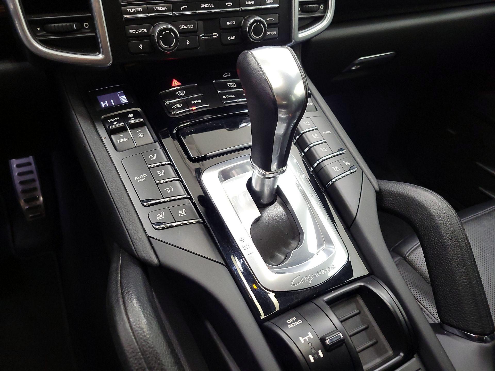 Thumbnail: 2016 Porsche Cayenne - 18