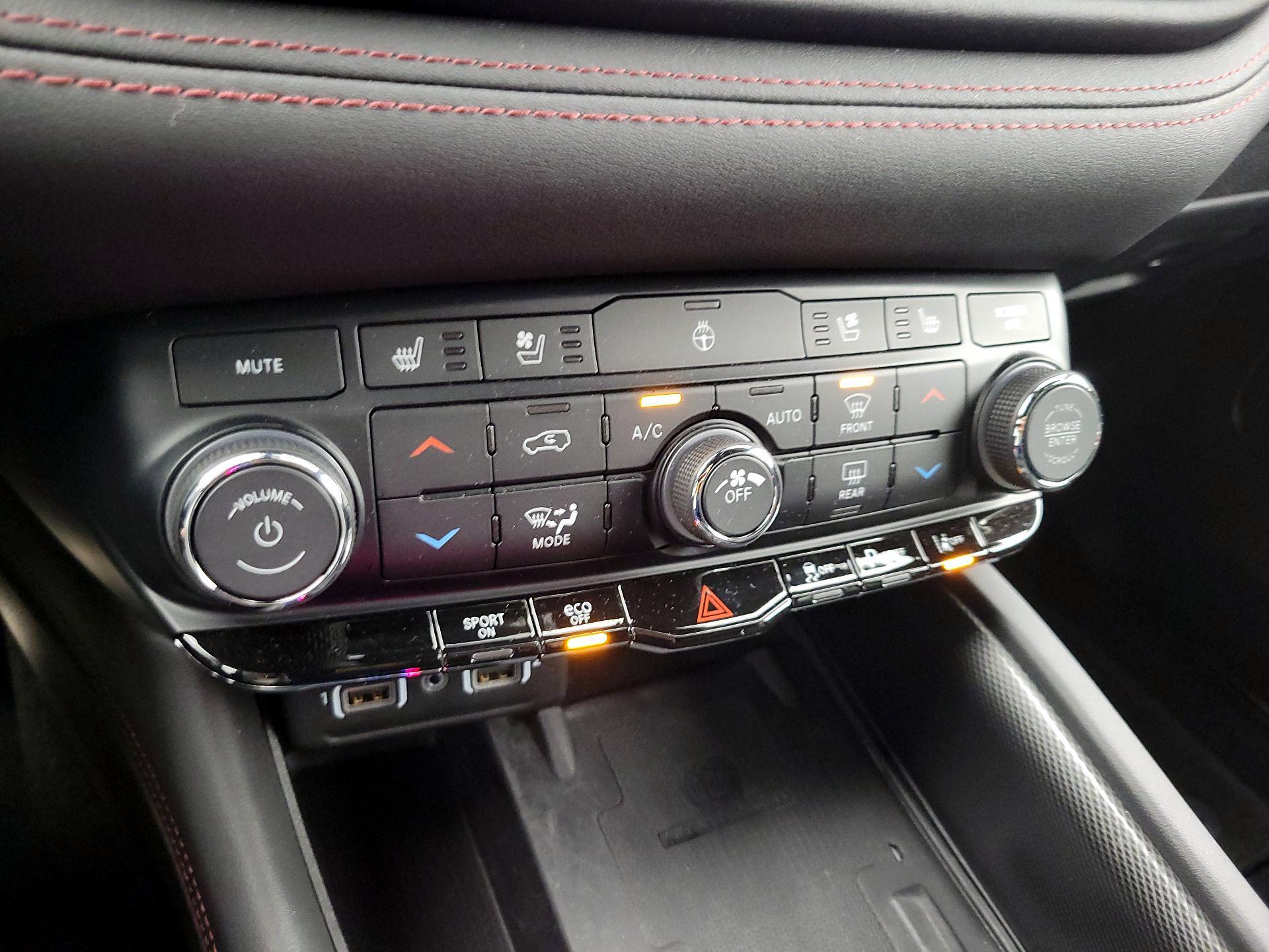 Thumbnail: 2022 Dodge Durango - 17