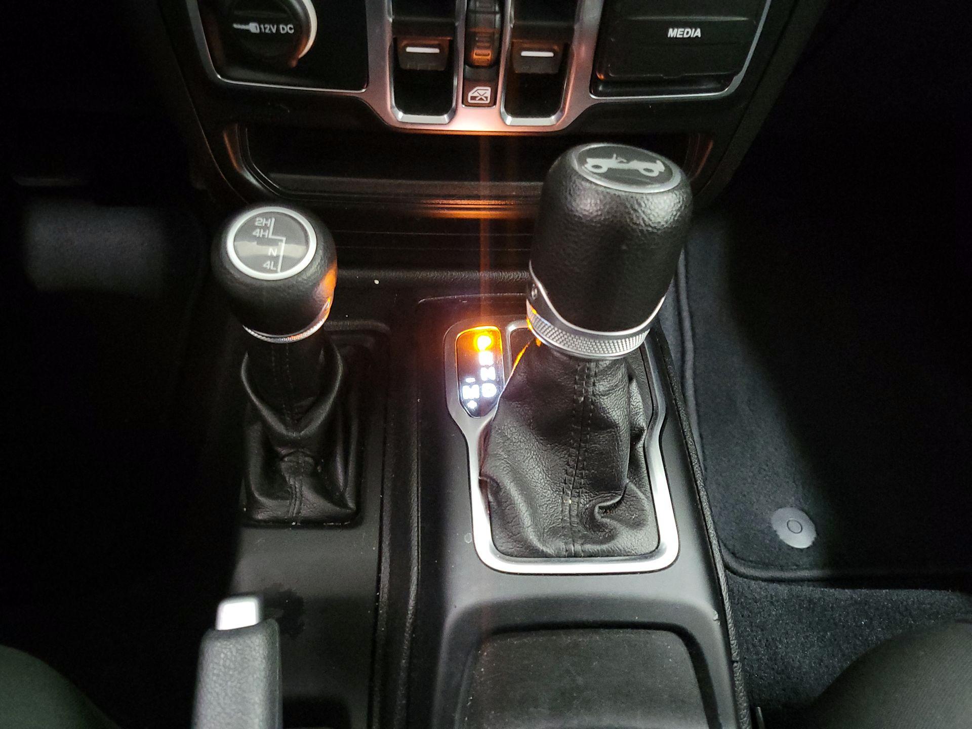 Thumbnail: 2019 Jeep Wrangler - 17