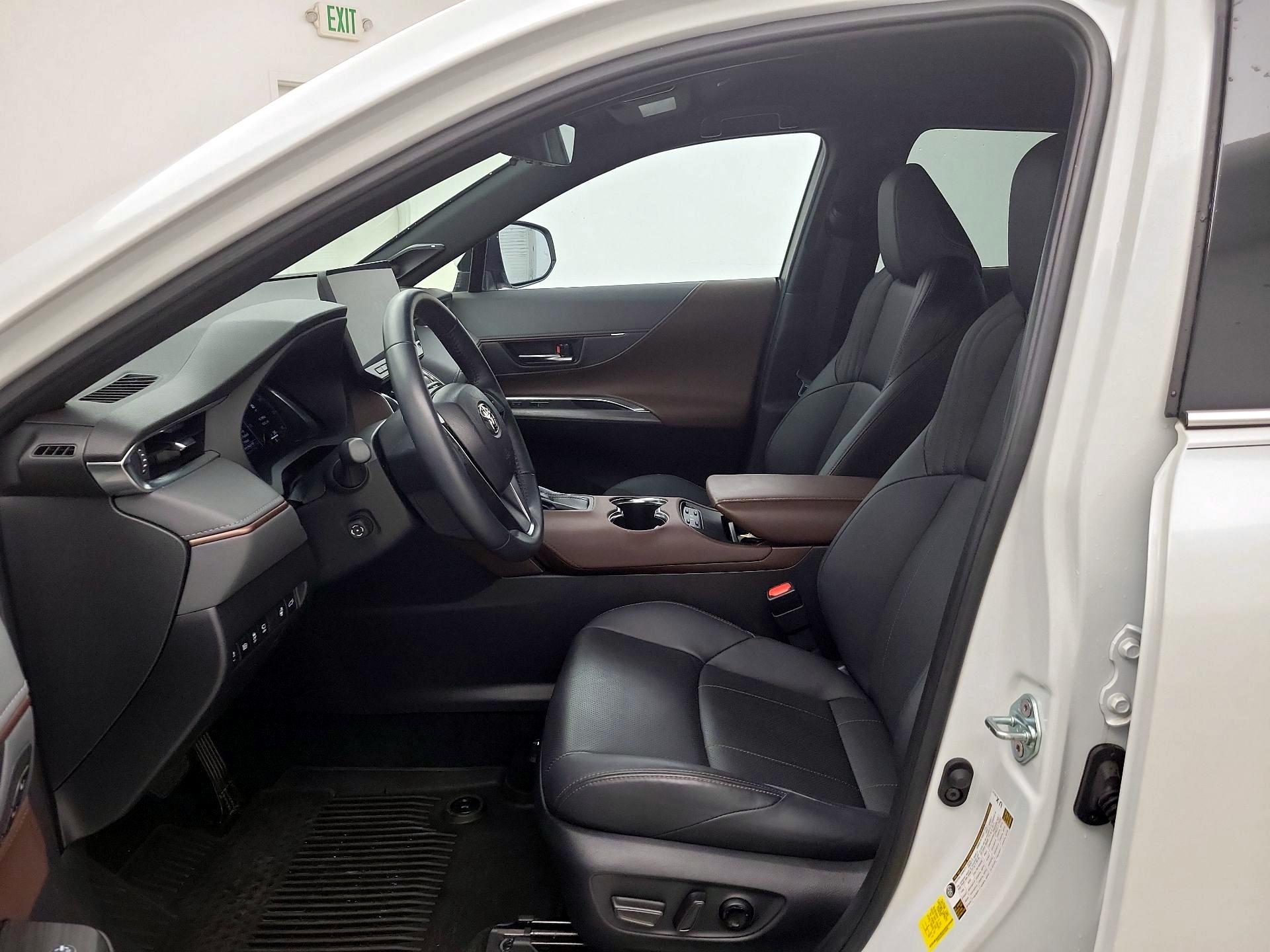 Thumbnail: 2024 Toyota Venza - 11