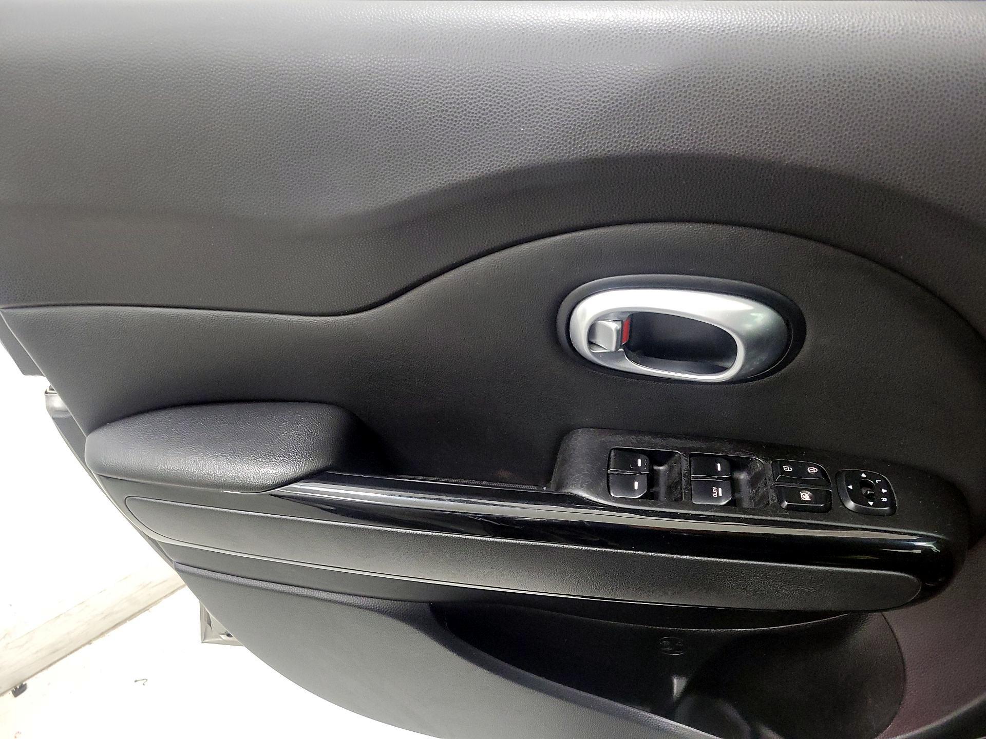 Thumbnail: 2016 Kia Soul - 12