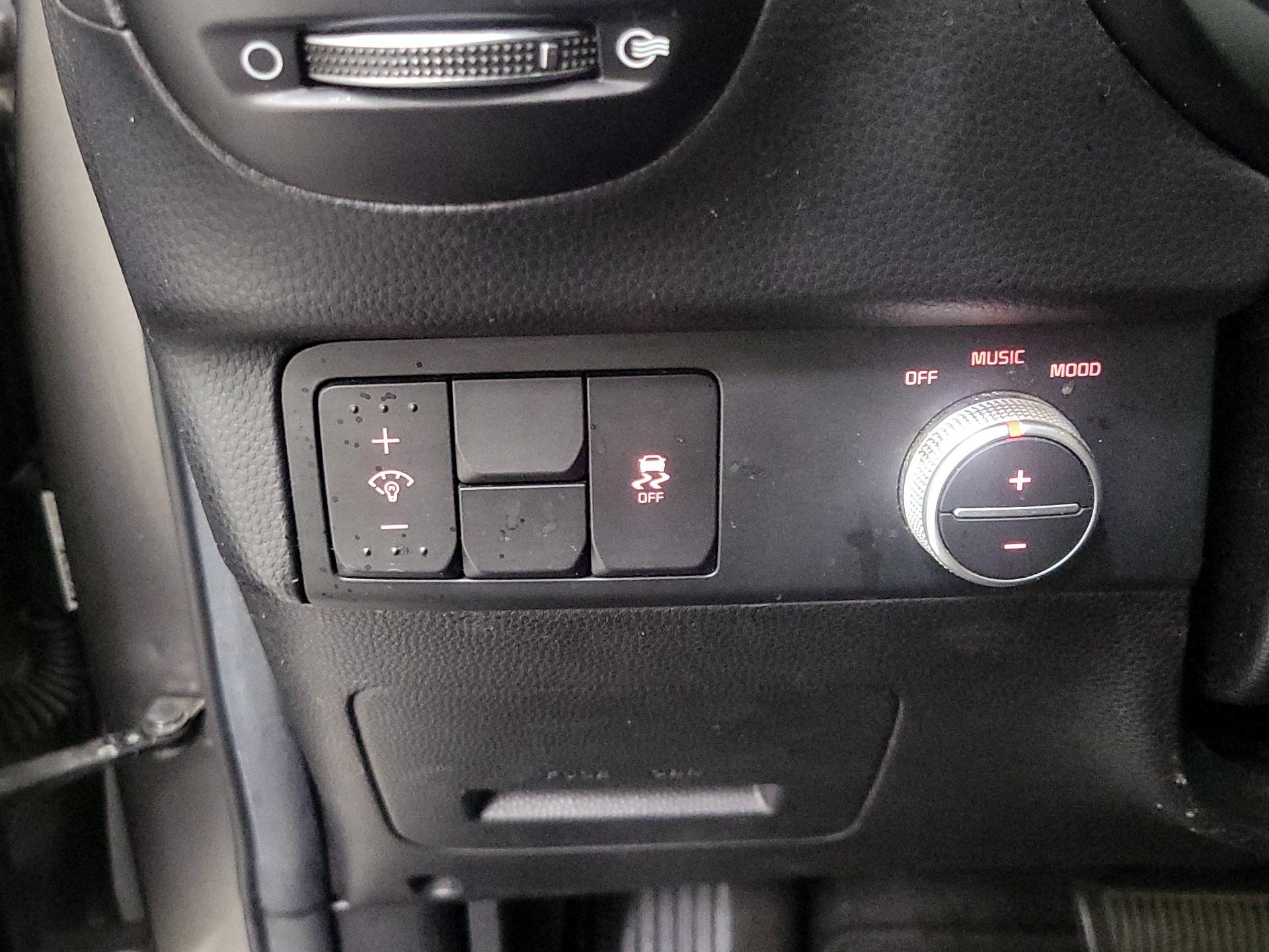 Thumbnail: 2016 Kia Soul - 13