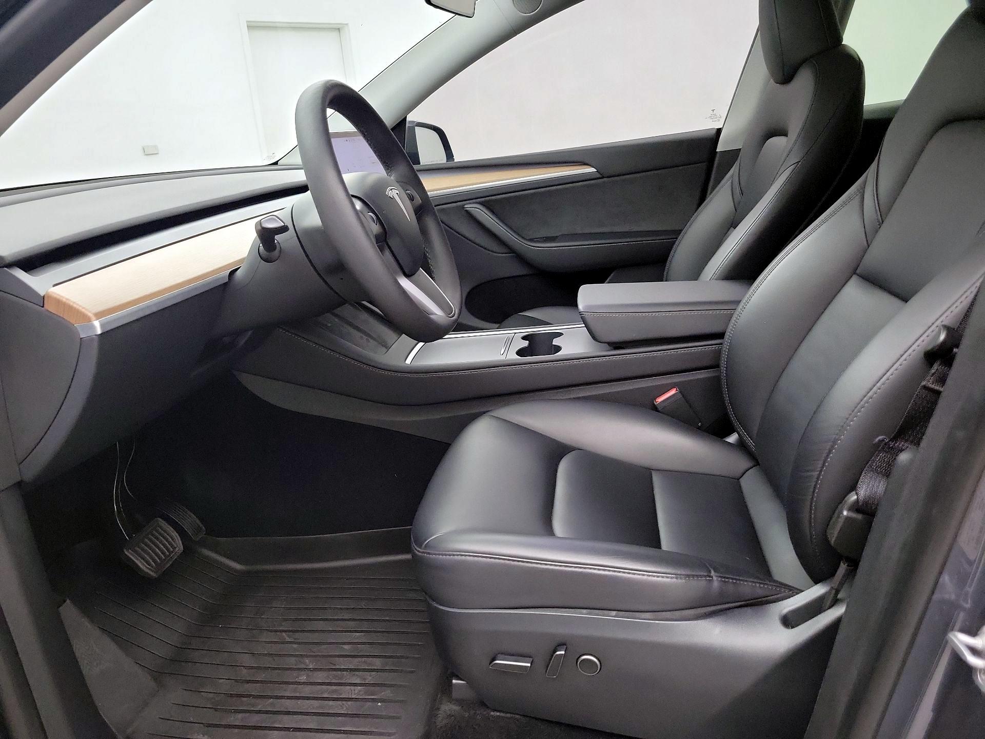 Thumbnail: 2023 Tesla Model Y - 11