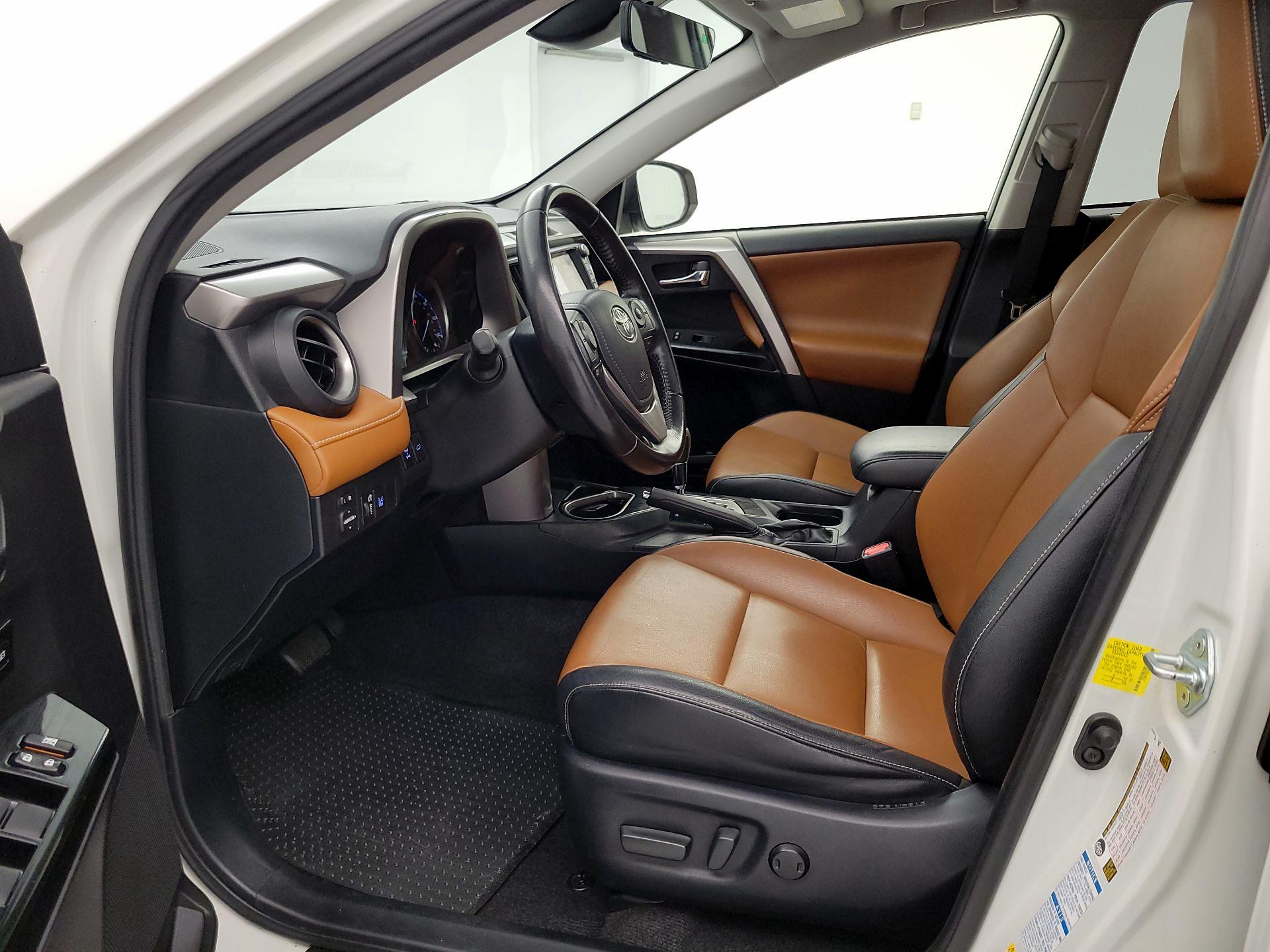 Thumbnail: 2016 Toyota RAV4 - 11