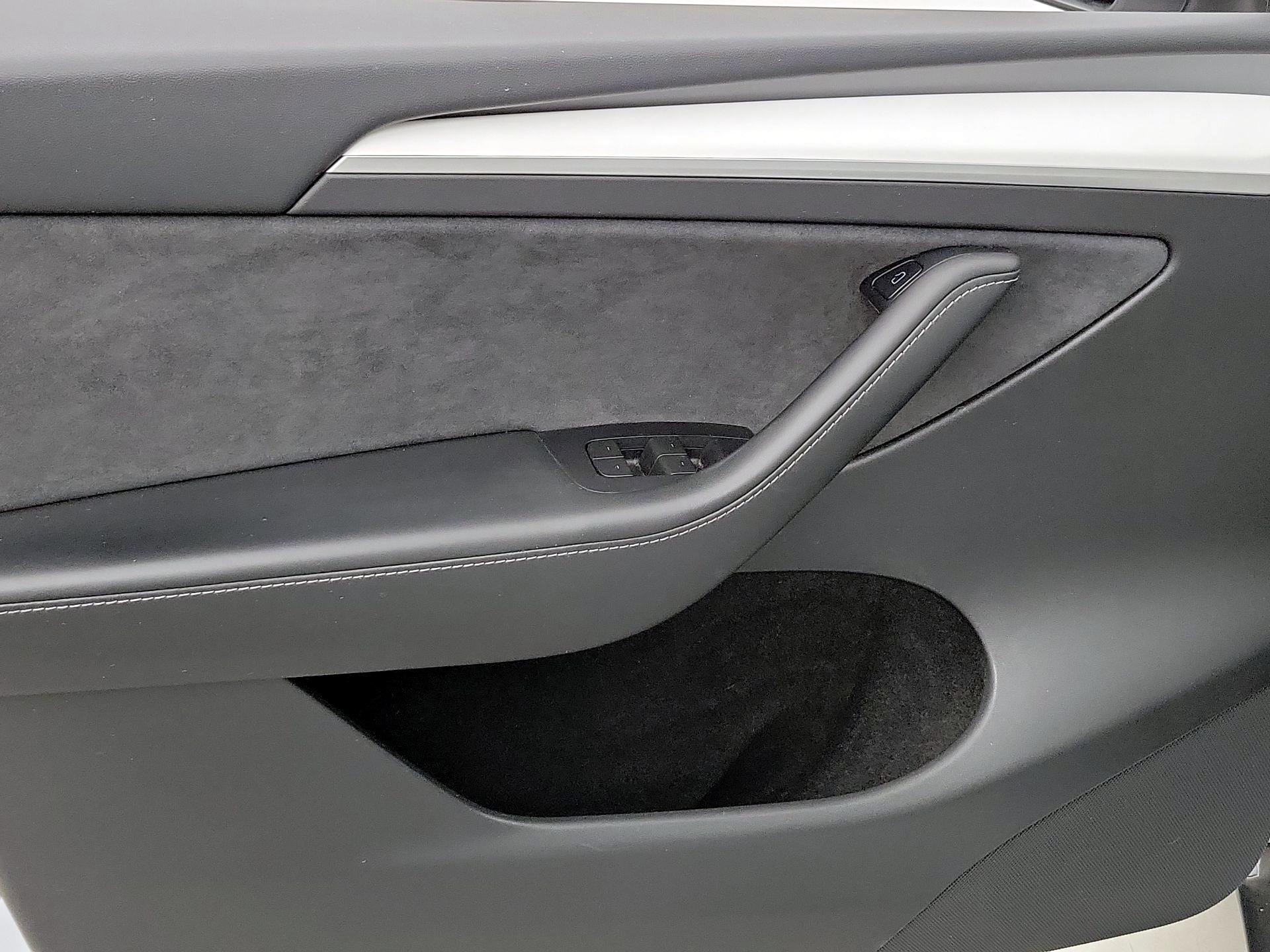 Thumbnail: 2023 Tesla Model Y - 12