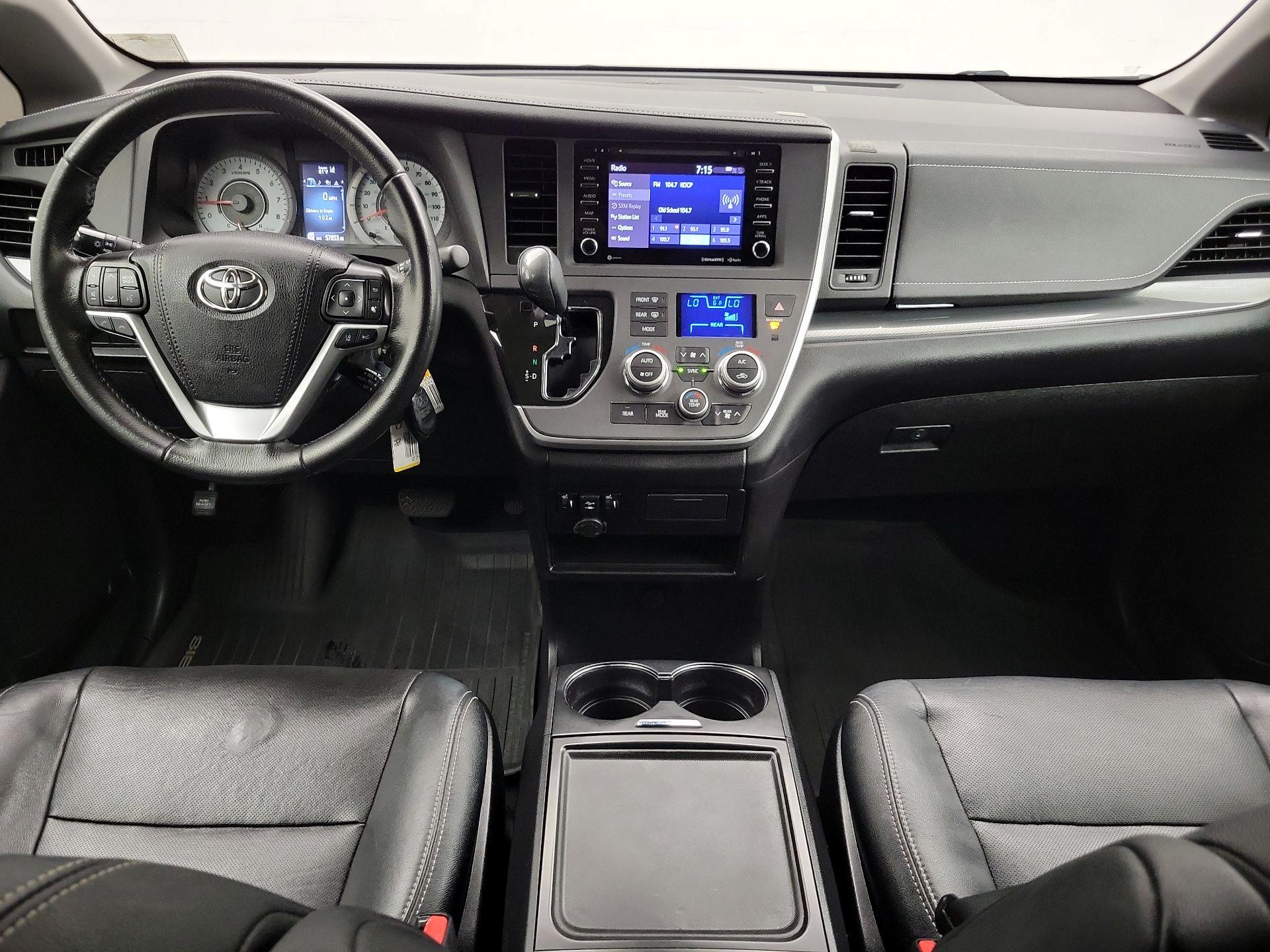 Thumbnail: 2020 Toyota Sienna - 9