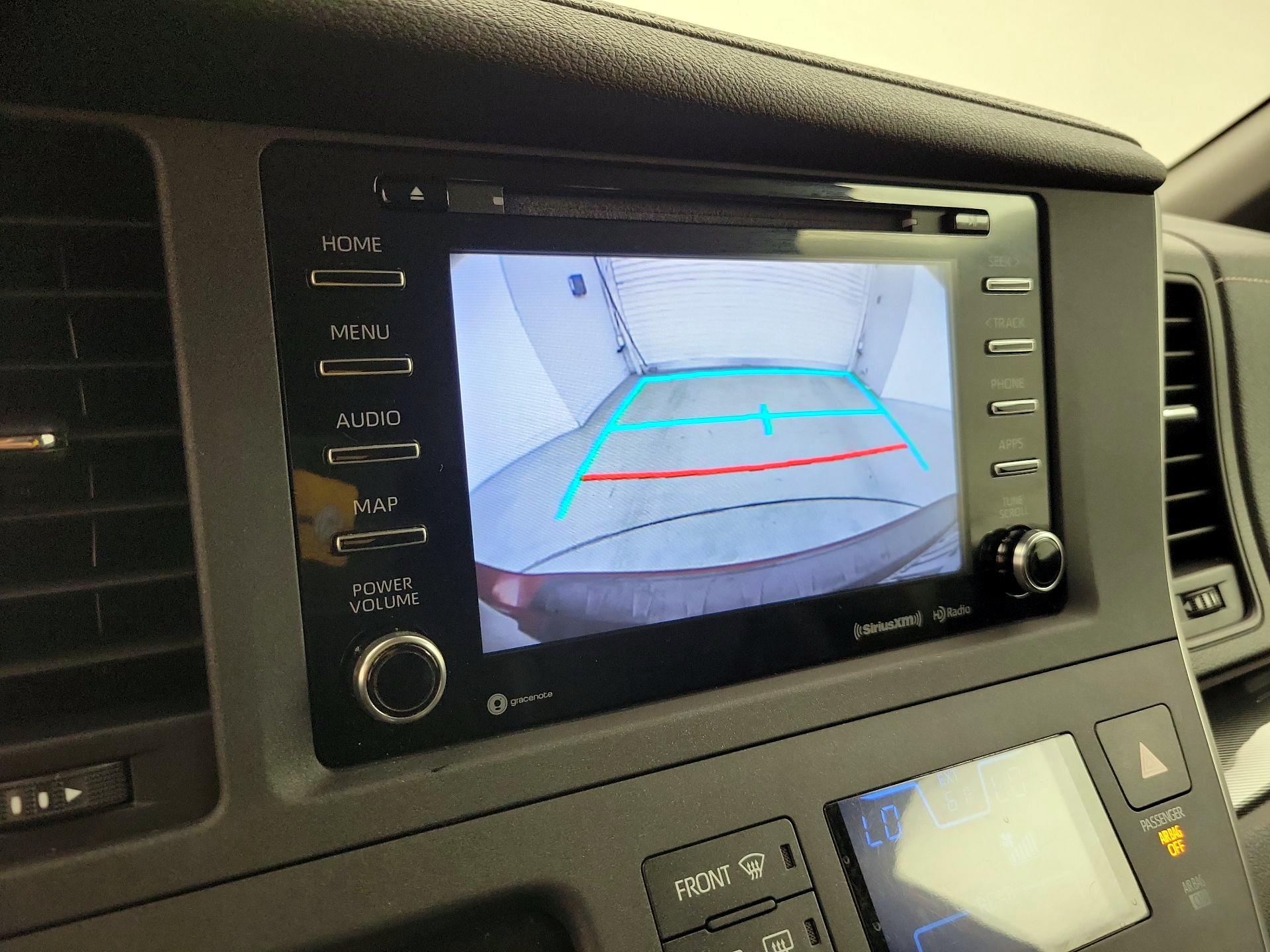 Thumbnail: 2020 Toyota Sienna - 14