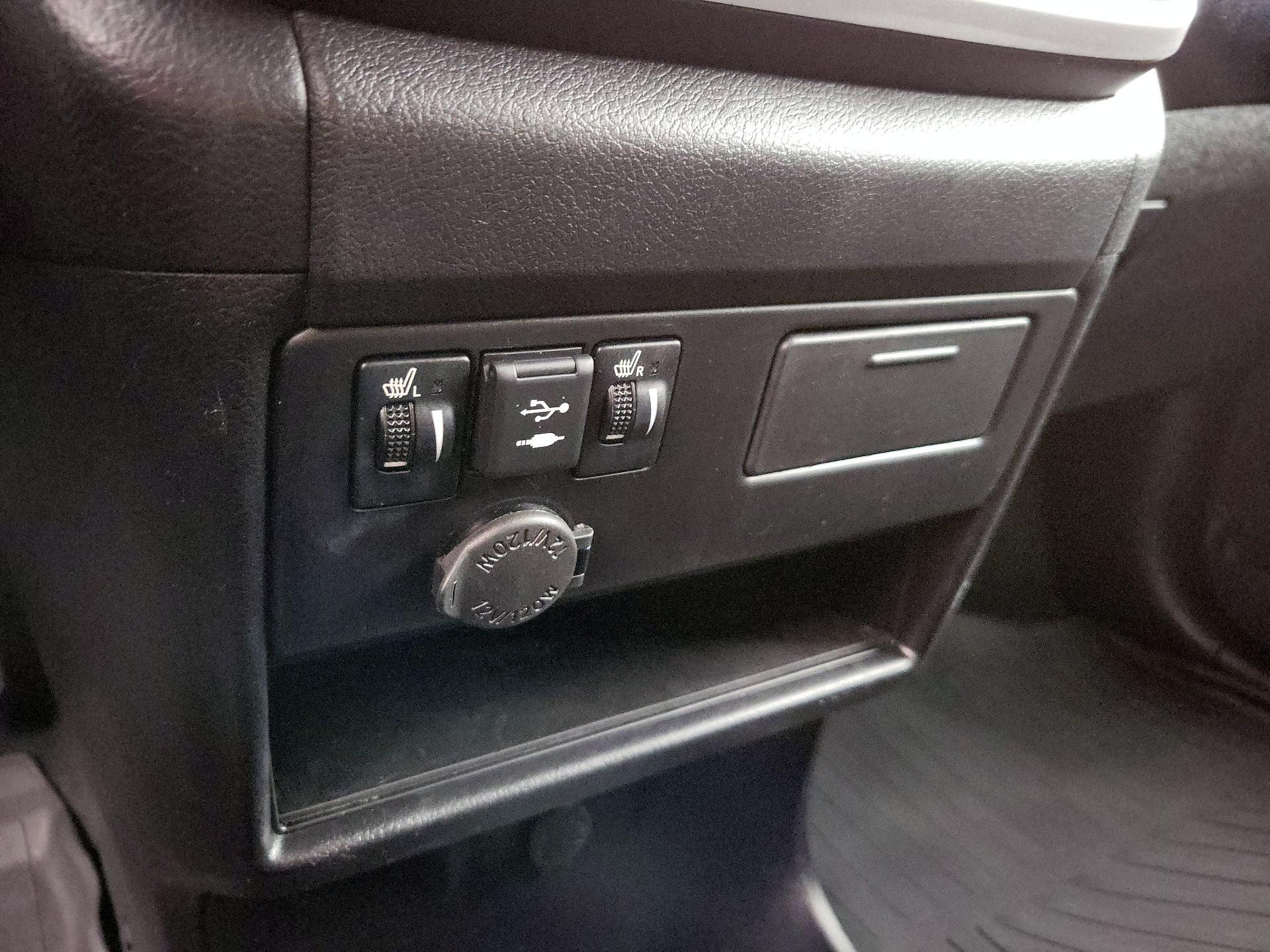 Thumbnail: 2020 Toyota Sienna - 18