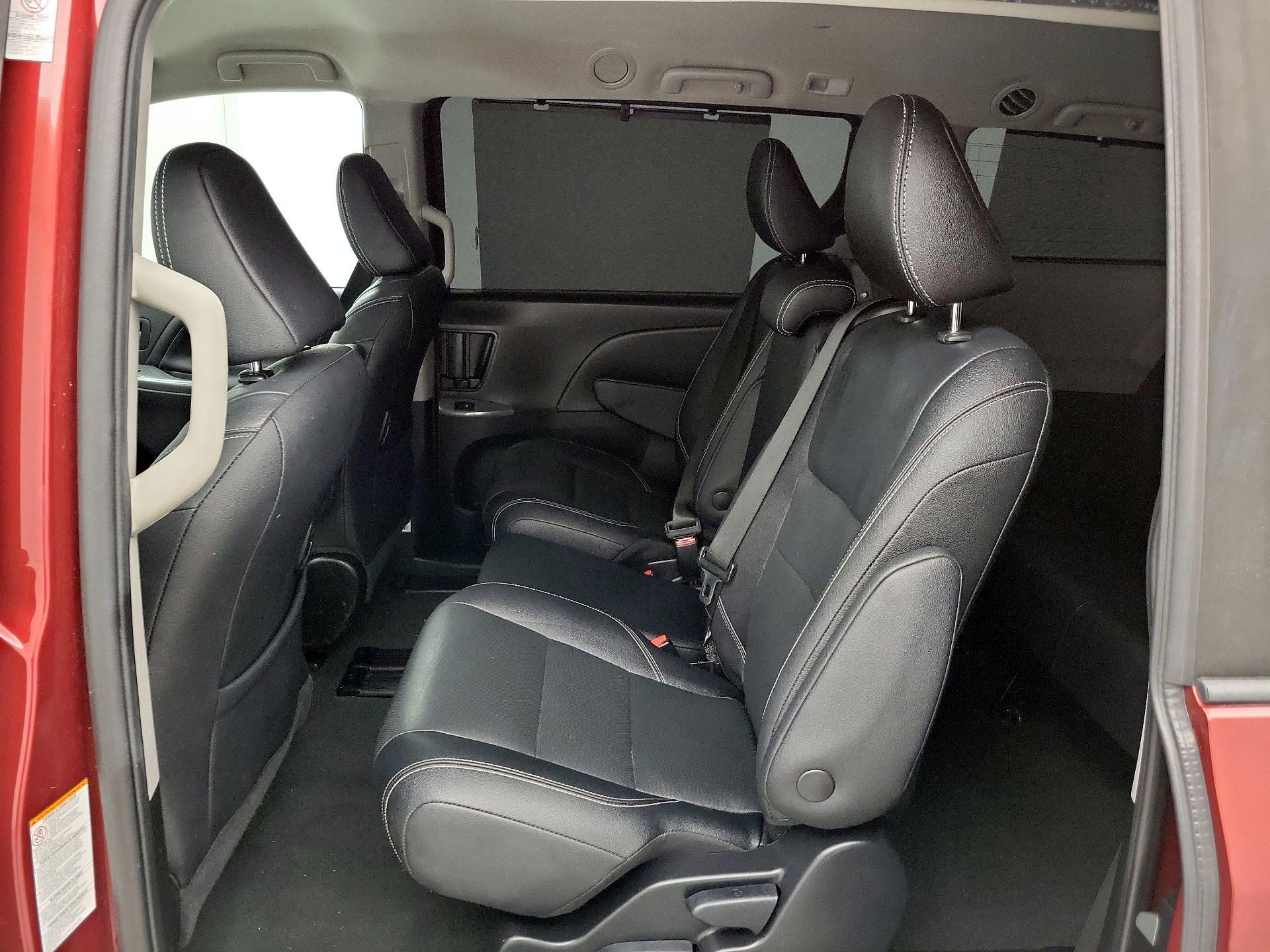 Thumbnail: 2020 Toyota Sienna - 19