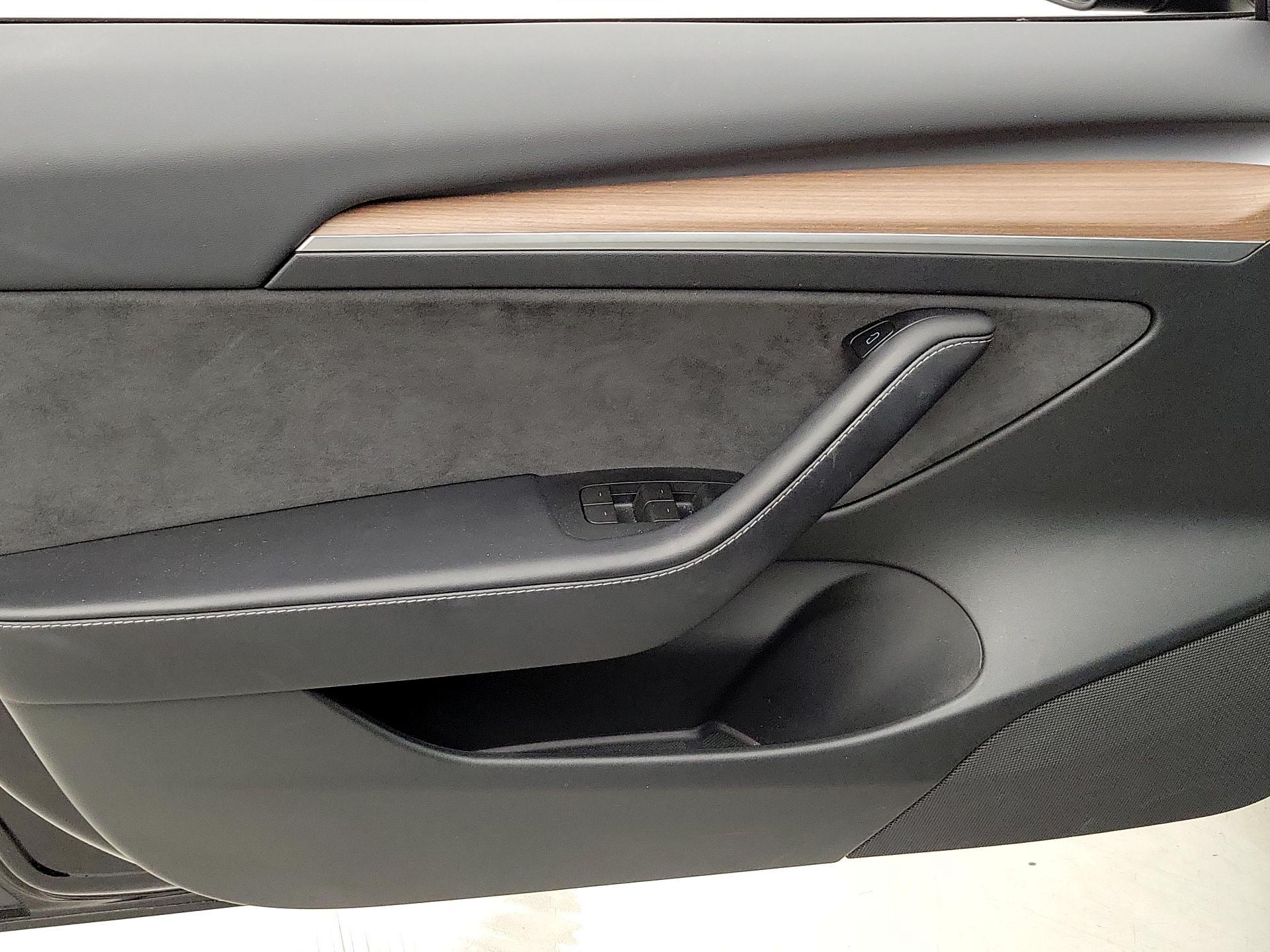 Thumbnail: 2023 Tesla Model 3 - 12