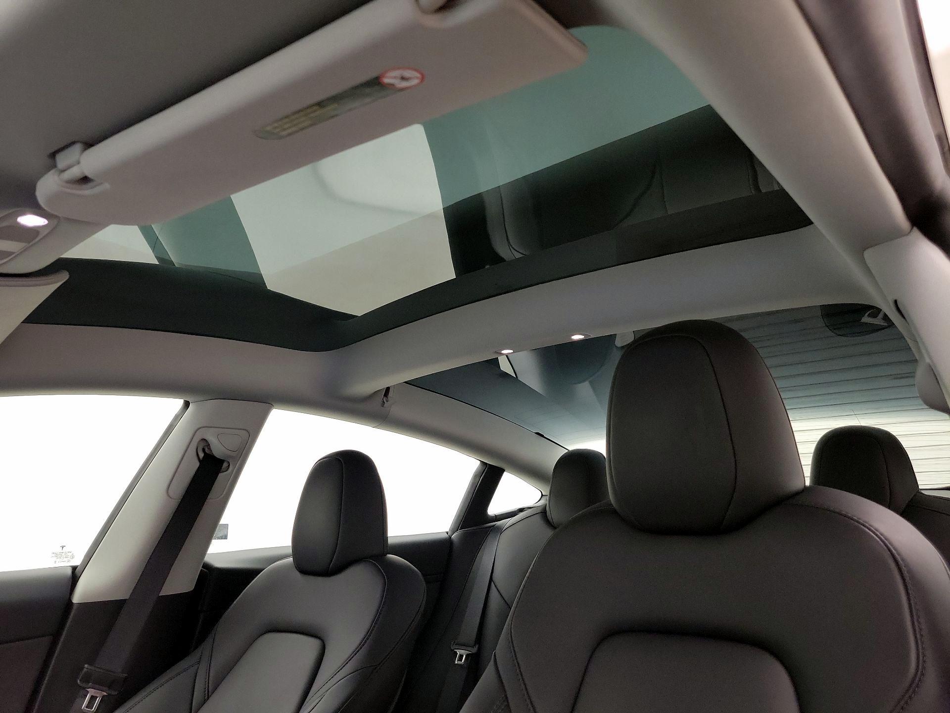 Thumbnail: 2023 Tesla Model 3 - 19