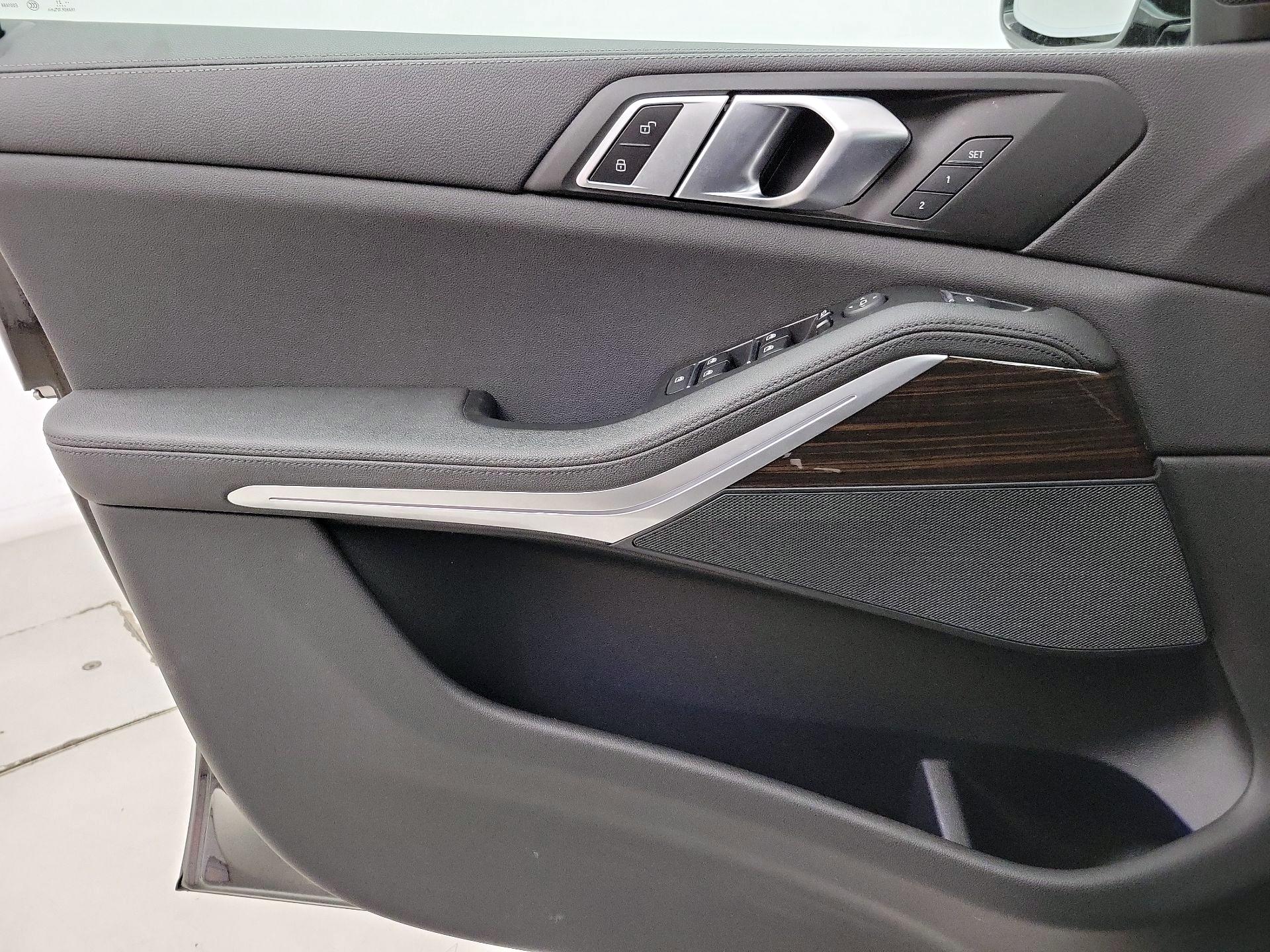 Thumbnail: 2021 BMW X5 - 12