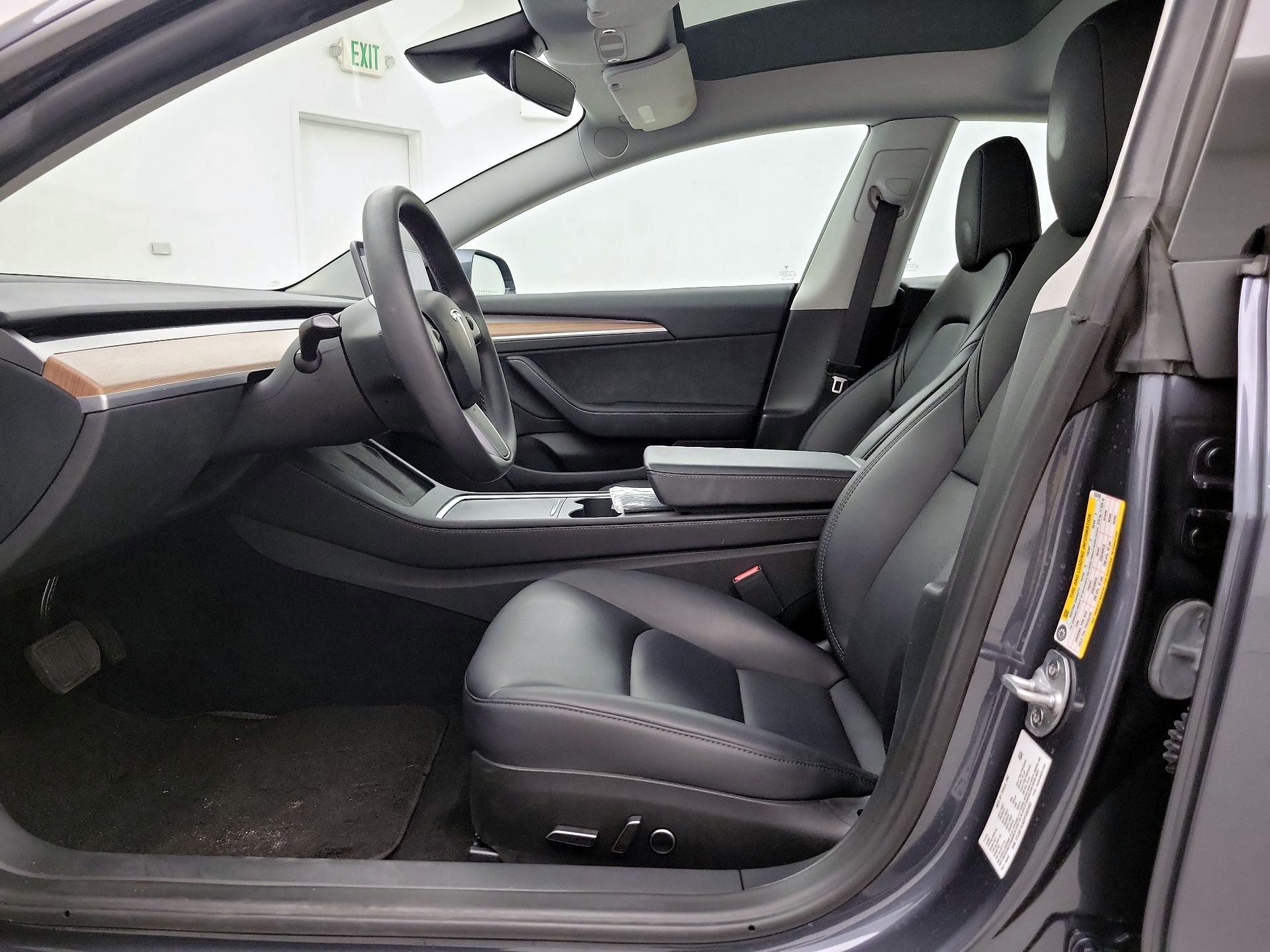 Thumbnail: 2023 Tesla Model 3 - 11