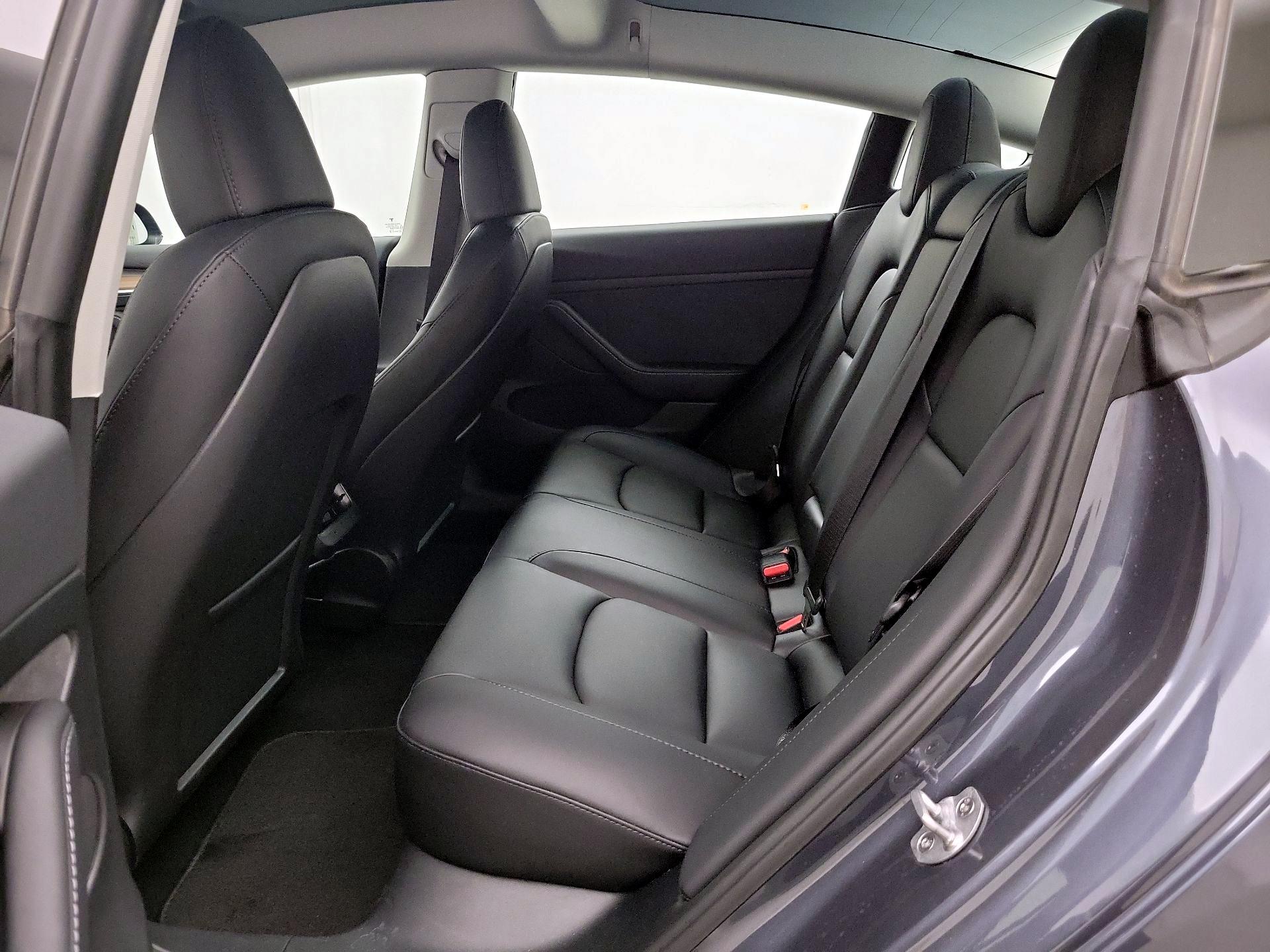 Thumbnail: 2023 Tesla Model 3 - 19