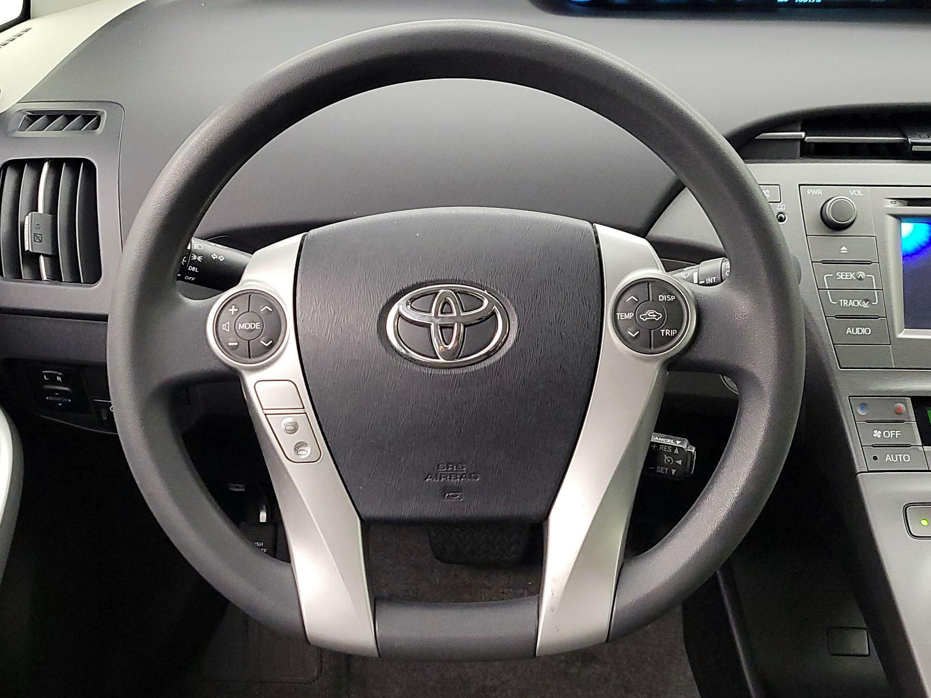 Thumbnail: 2015 Toyota Prius - 10