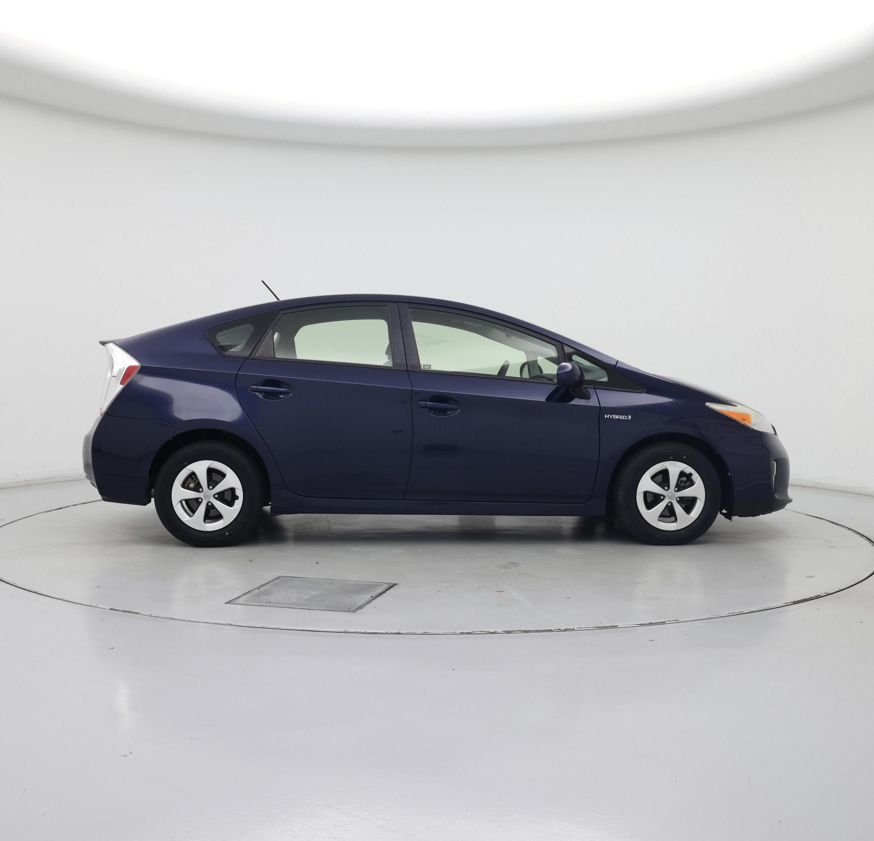 Thumbnail: 2015 Toyota Prius - 7
