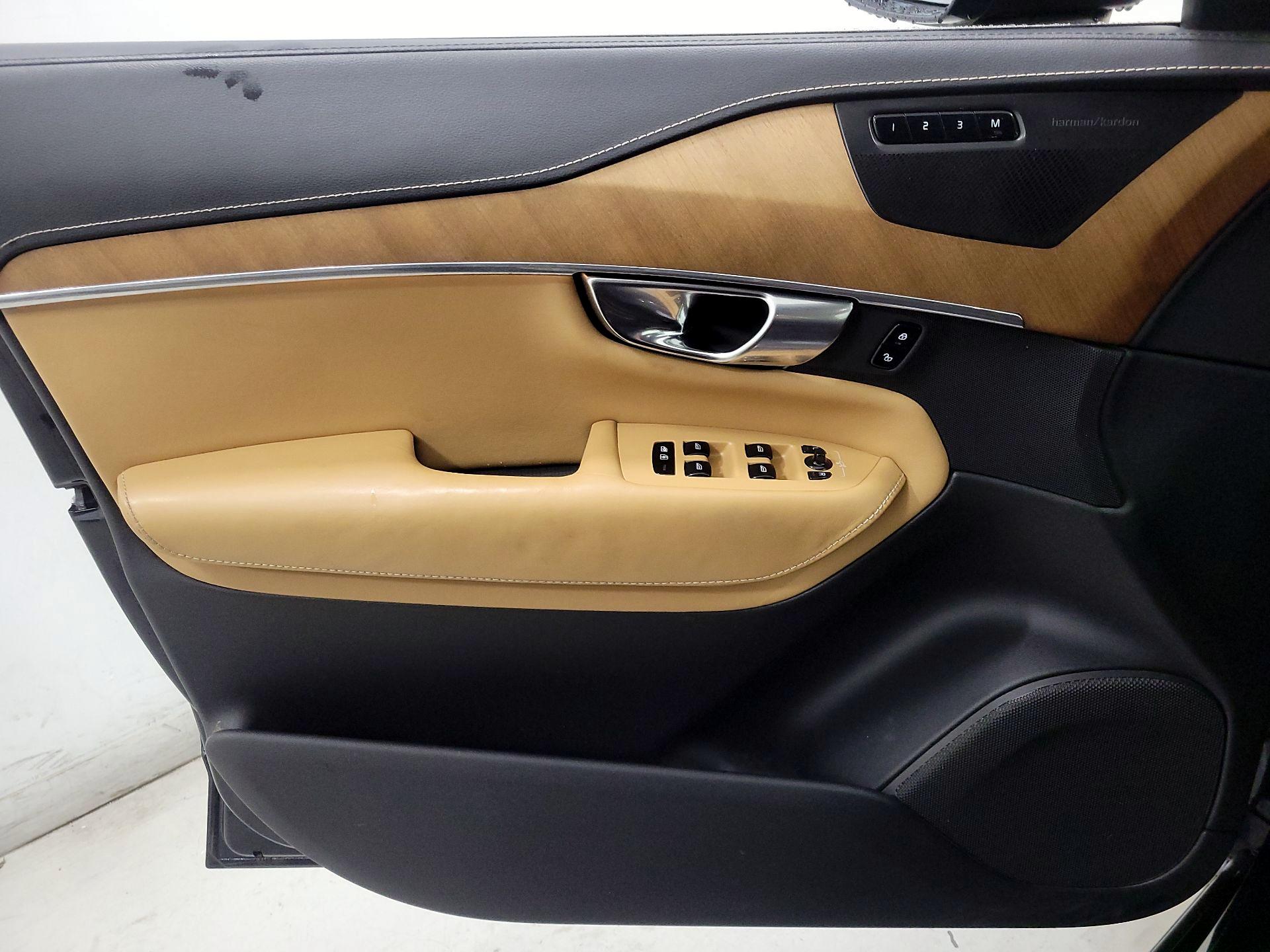 Thumbnail: 2019 Volvo XC90 - 12