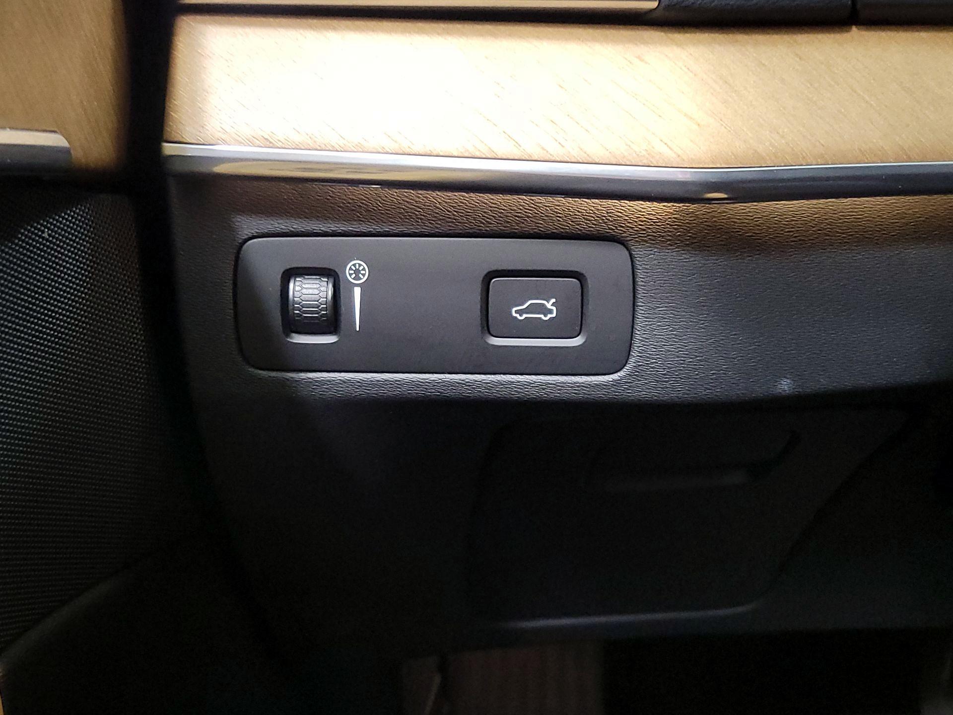 Thumbnail: 2019 Volvo XC90 - 13