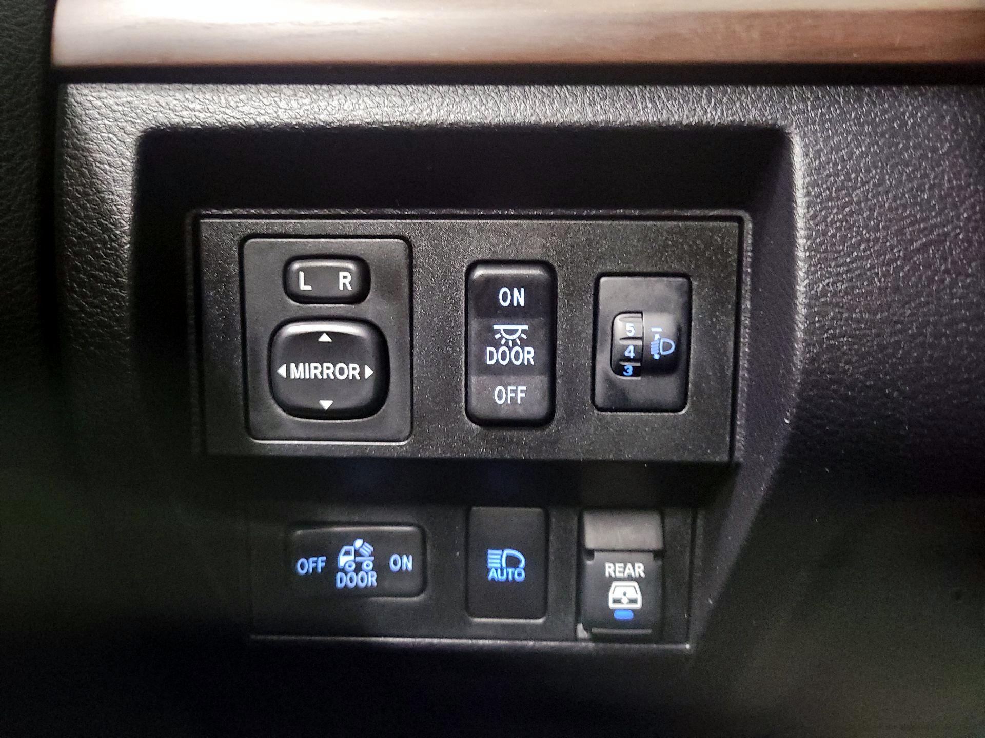 Thumbnail: 2021 Toyota Tundra - 13