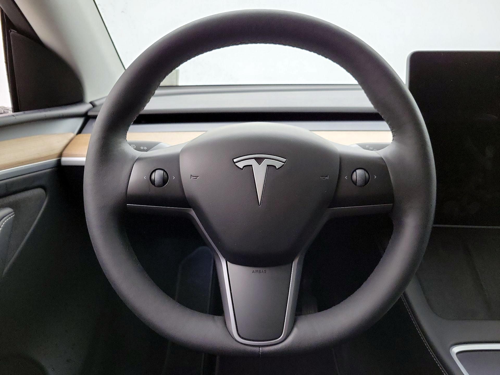 Thumbnail: 2023 Tesla Model Y - 10