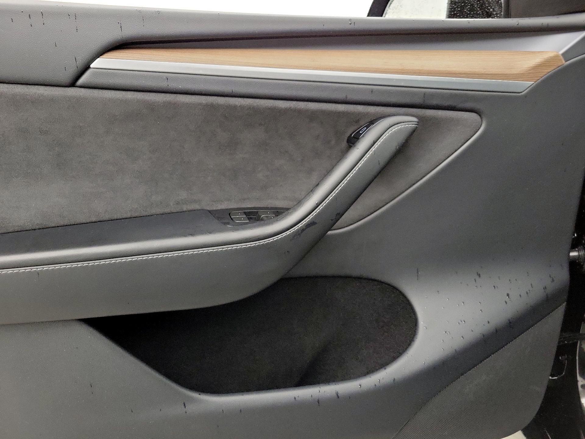 Thumbnail: 2023 Tesla Model Y - 12