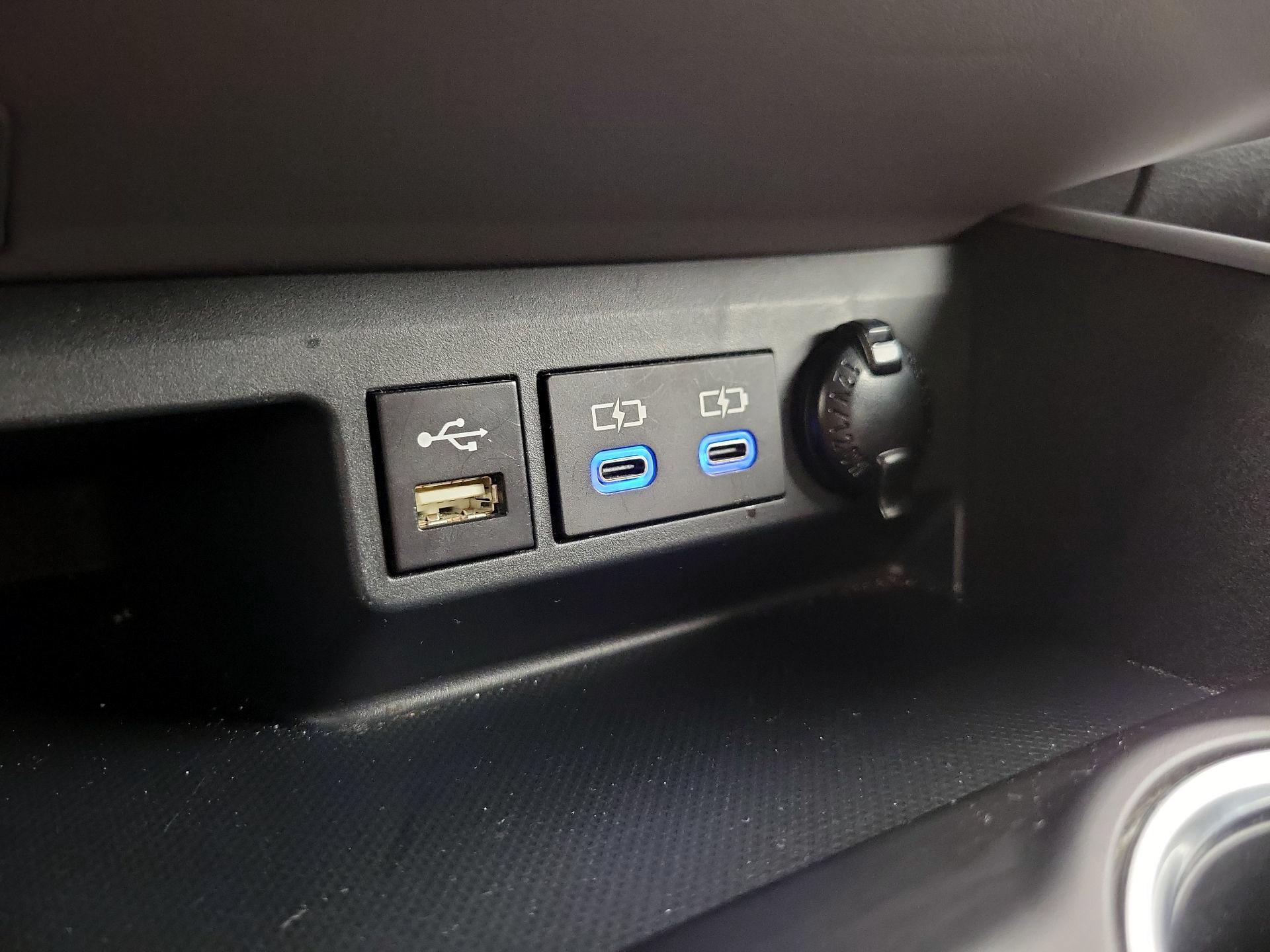 Thumbnail: 2022 Toyota Highlander - 18