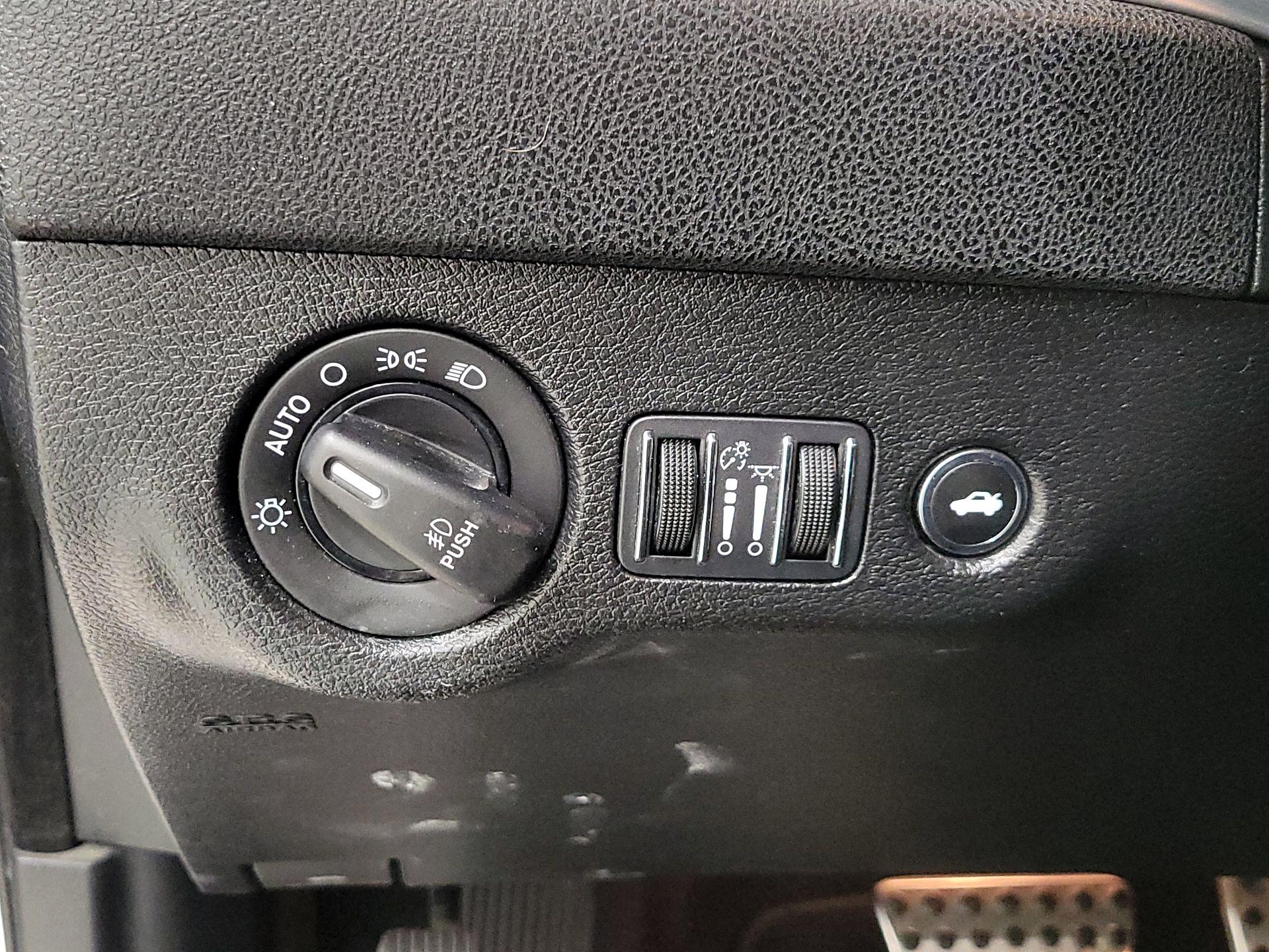 Thumbnail: 2019 Dodge Charger - 13