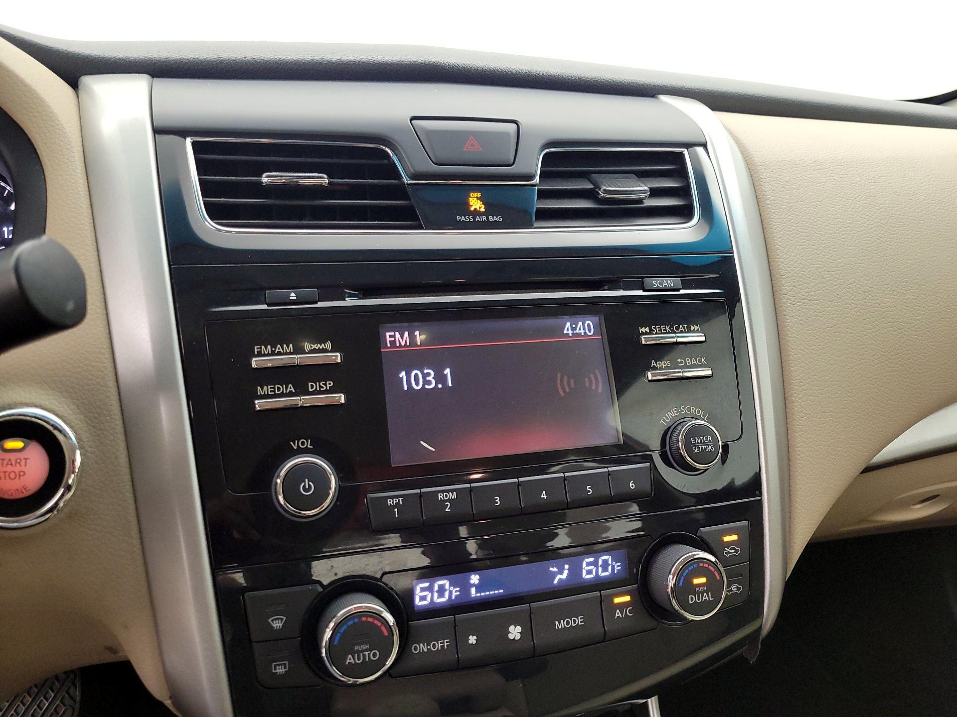 Thumbnail: 2015 Nissan Altima - 15