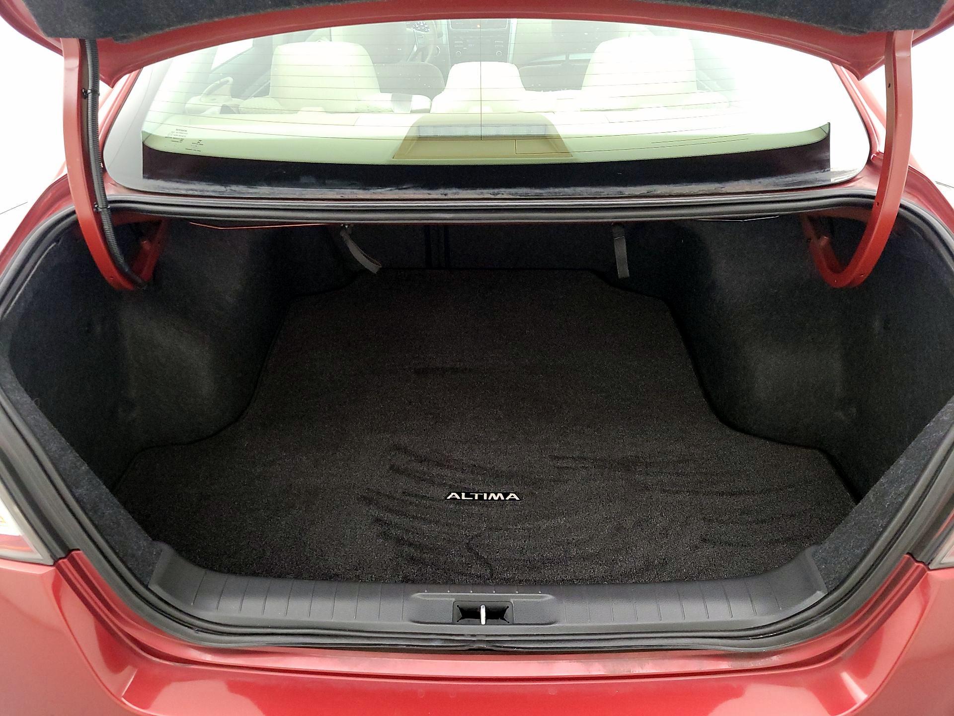 Thumbnail: 2015 Nissan Altima - 20