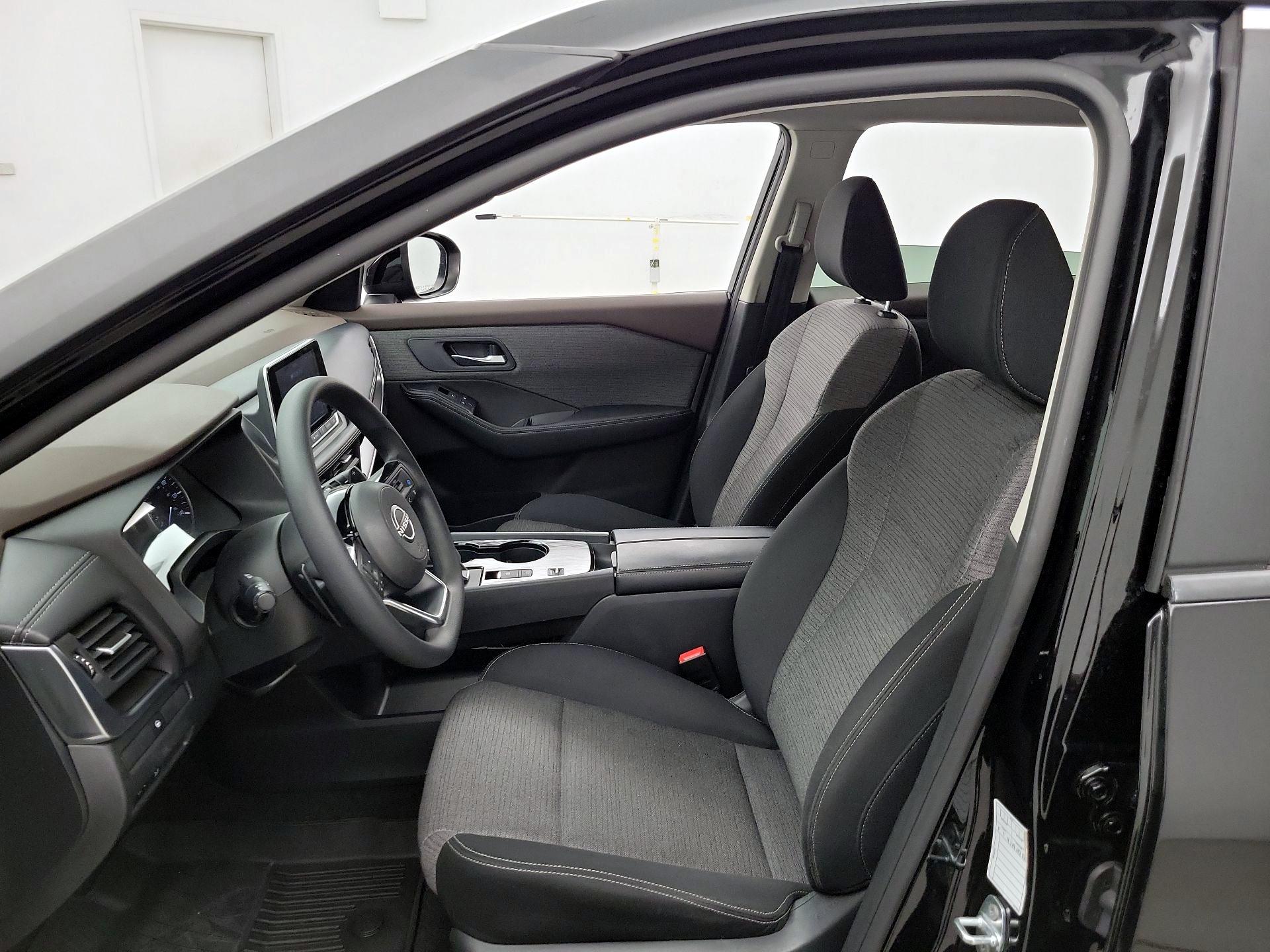 Thumbnail: 2023 Nissan Rogue - 11