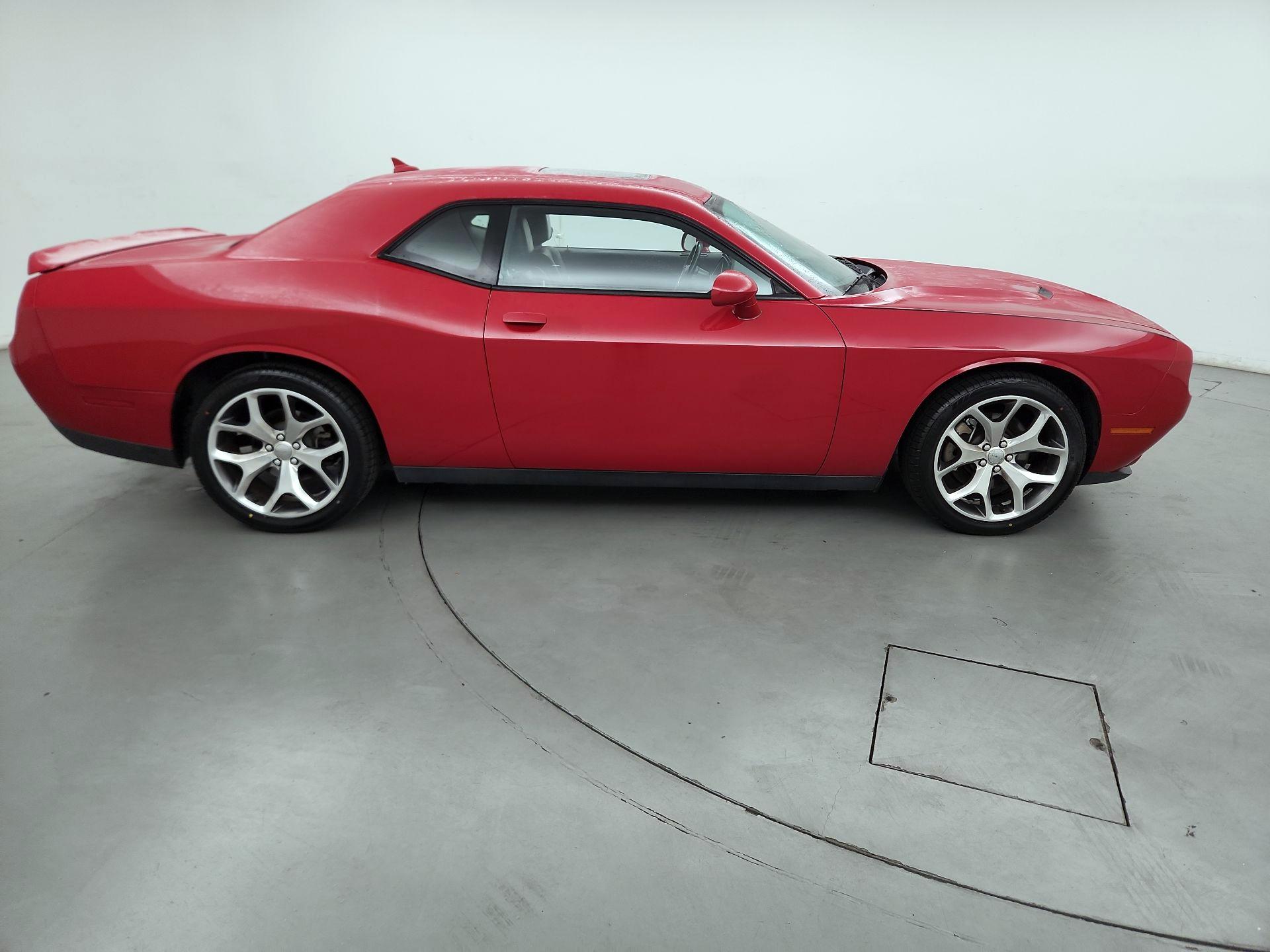 Thumbnail: 2016 Dodge Challenger - 4